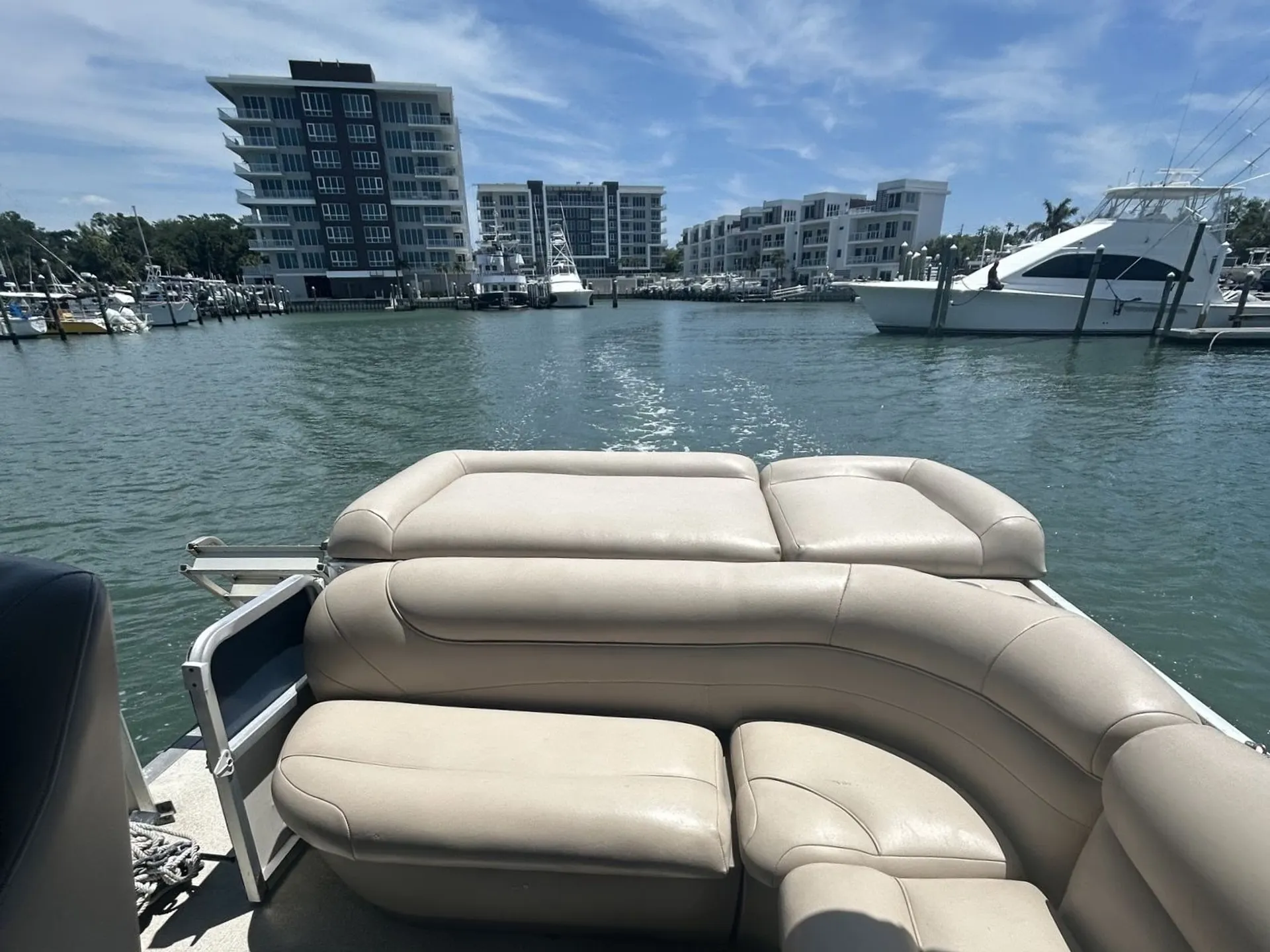 SUN TRACKER BY TRACKER MARINE PARTY BARGE 24  in Clearwater, FL — photo 4