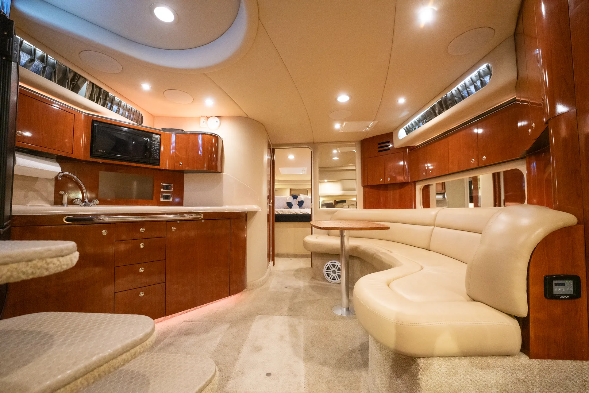 Sea Ray Boats 380 Sun Dancer in Chicago, IL — photo 7