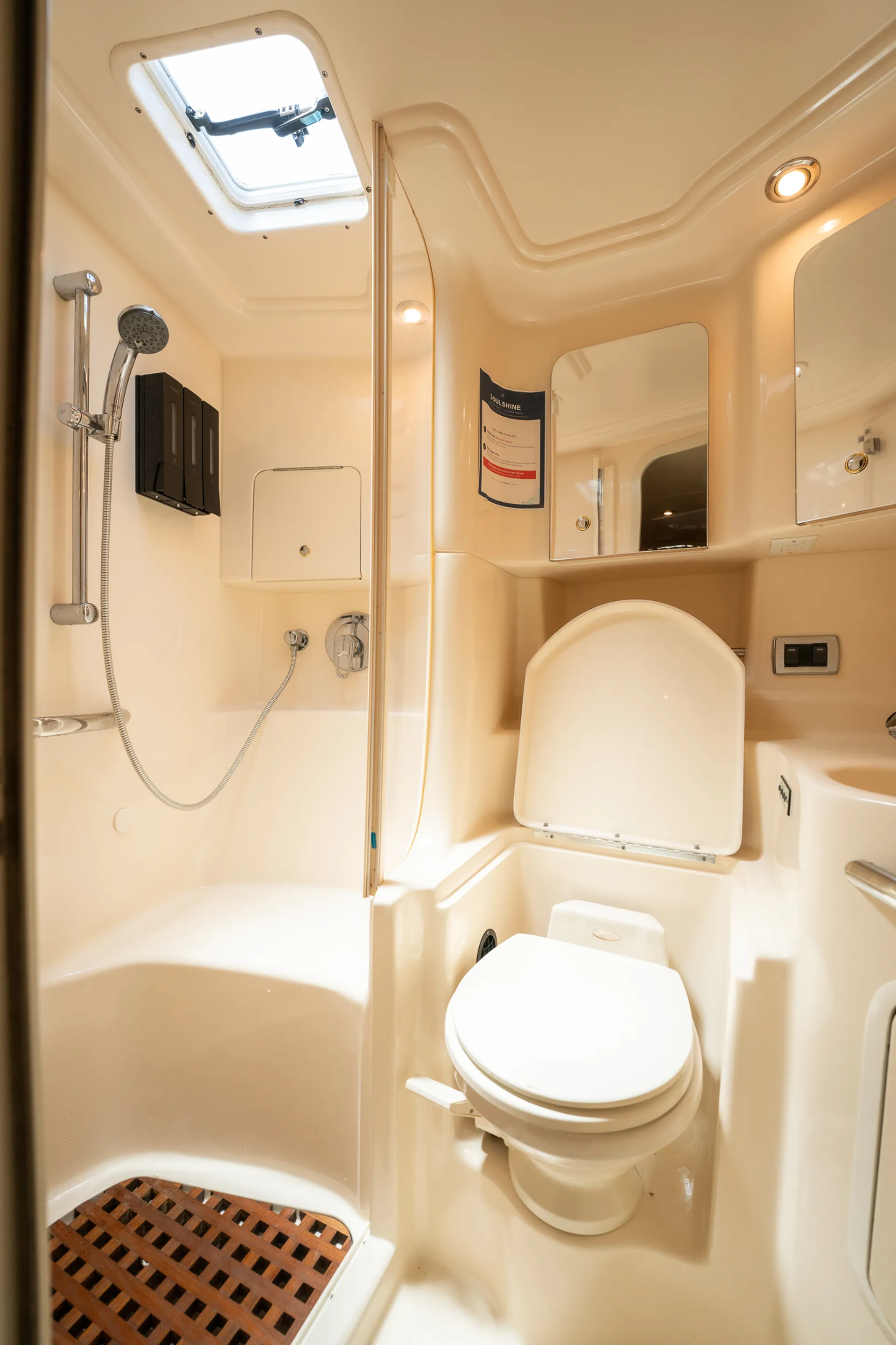 Sea Ray Boats 380 Sun Dancer in Chicago, IL — photo 8