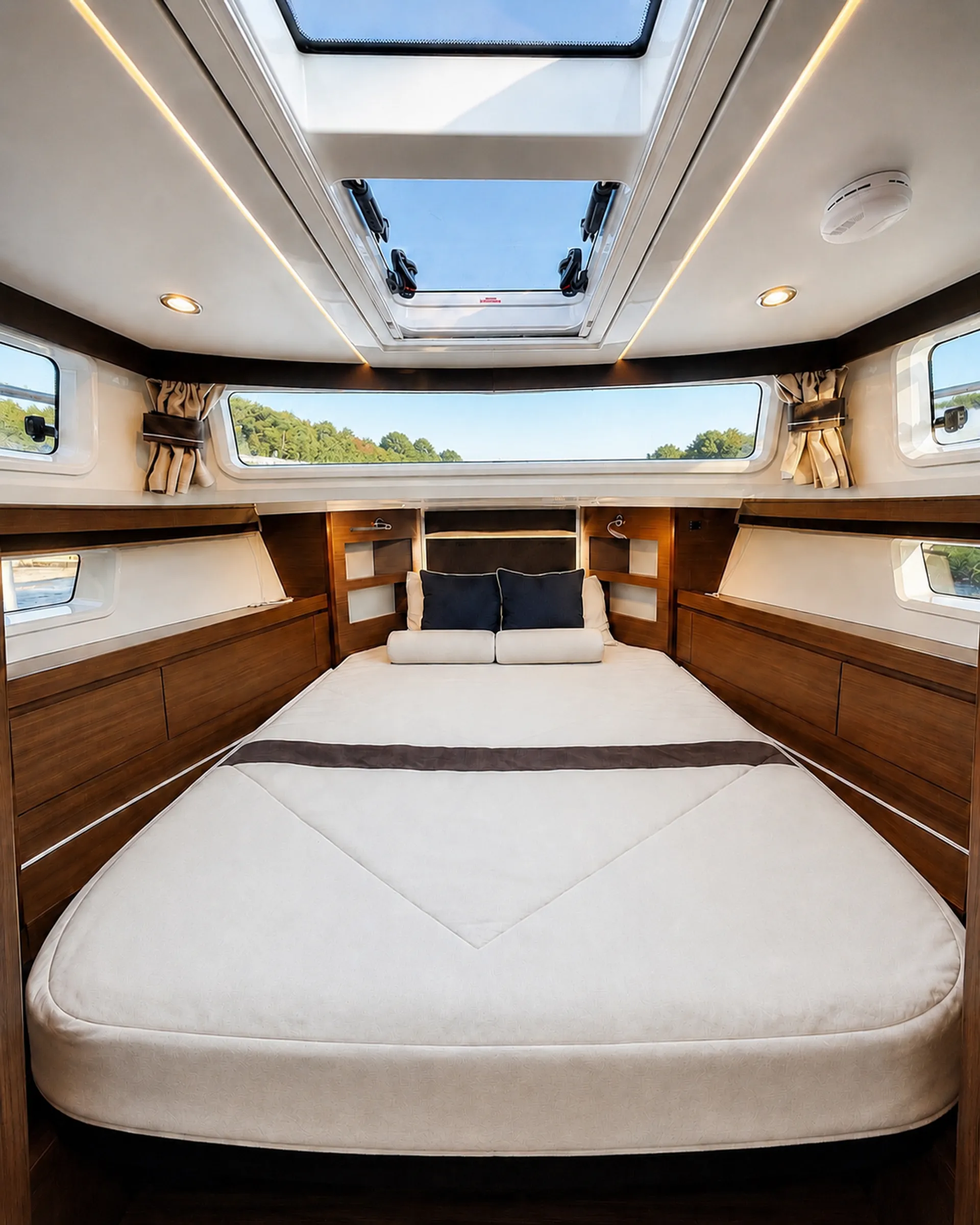 “Explore Portland &amp; the Columbia Gorge by Private Yacht” 