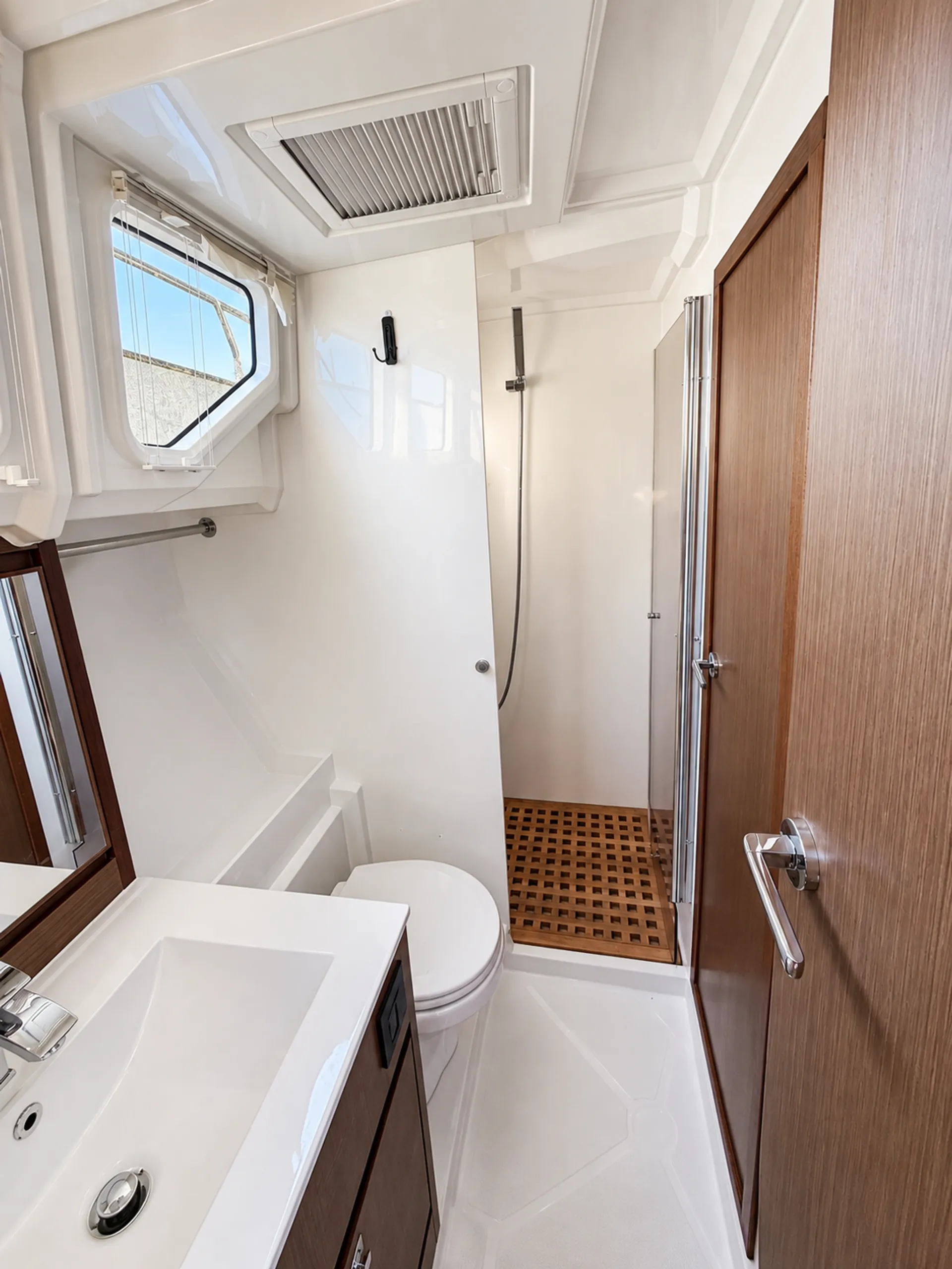 “Explore Portland &amp; the Columbia Gorge by Private Yacht” 