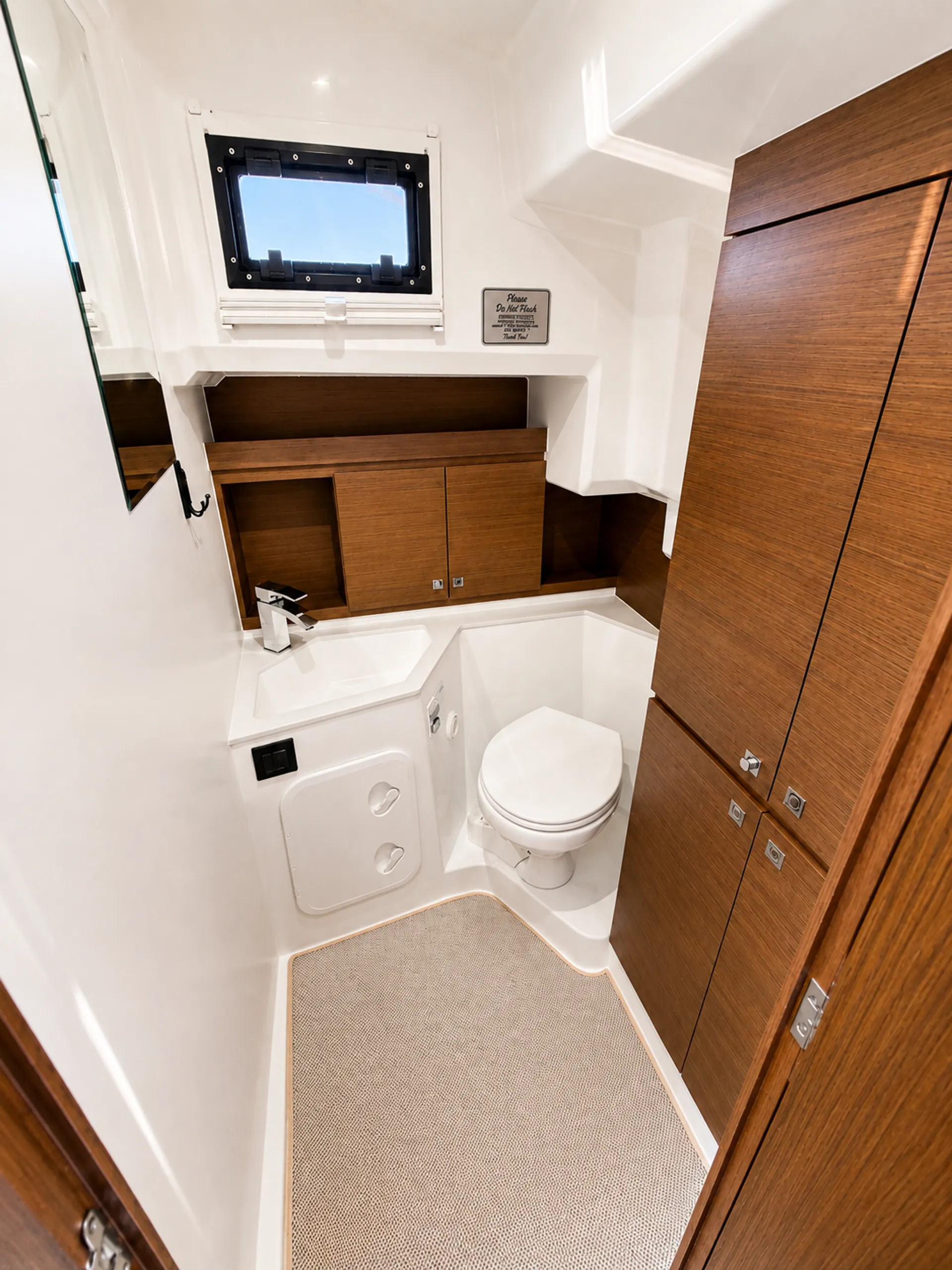 “Explore Portland &amp; the Columbia Gorge by Private Yacht” 