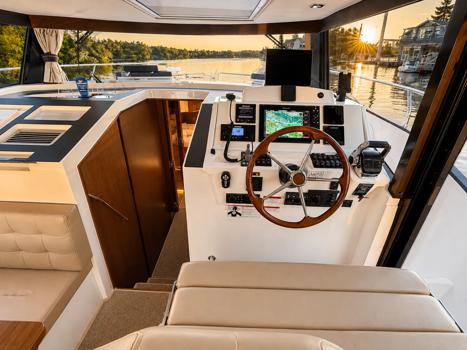 “Explore Portland &amp; the Columbia Gorge by Private Yacht” 