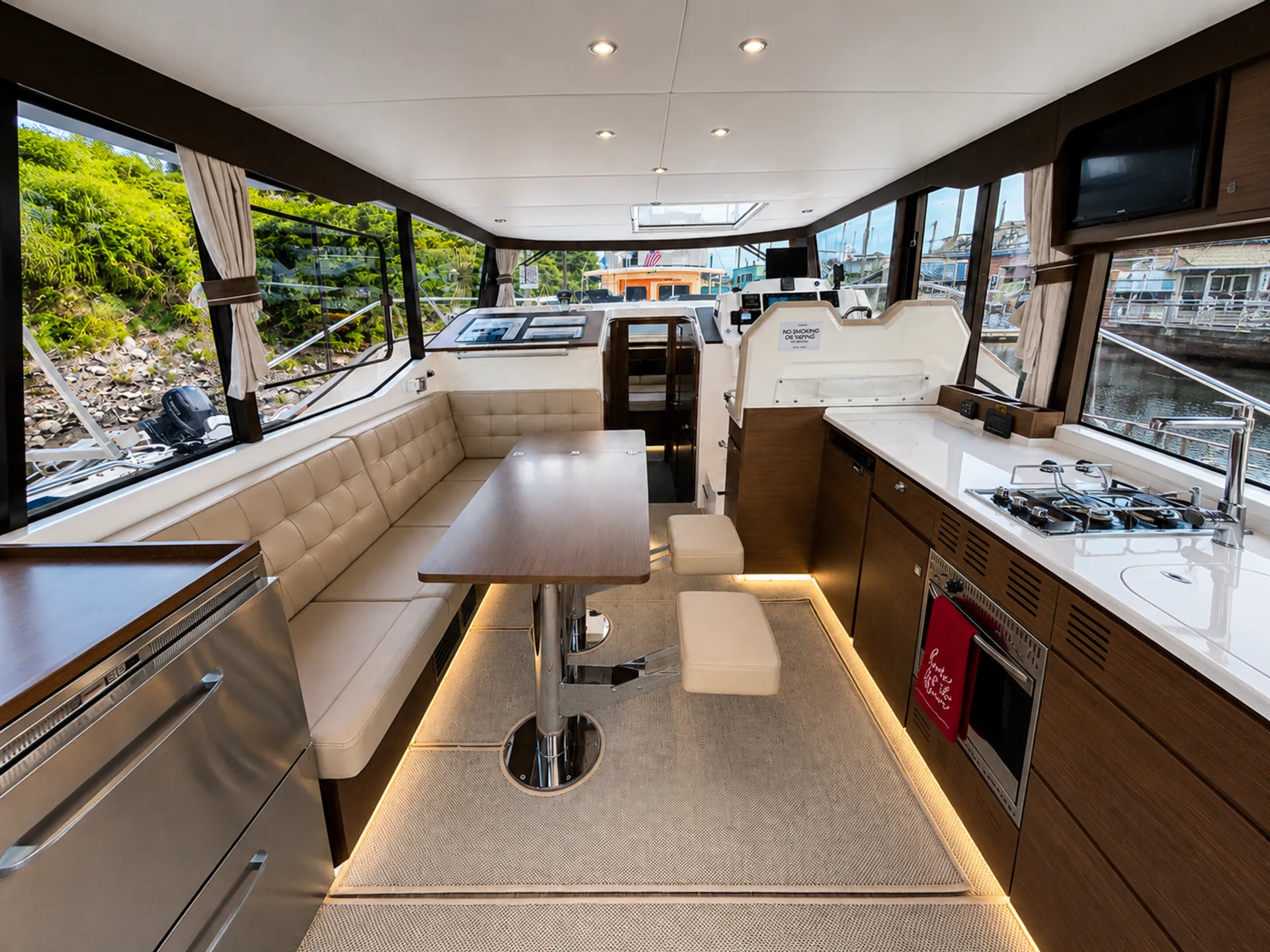 “Explore Portland &amp; the Columbia Gorge by Private Yacht” 