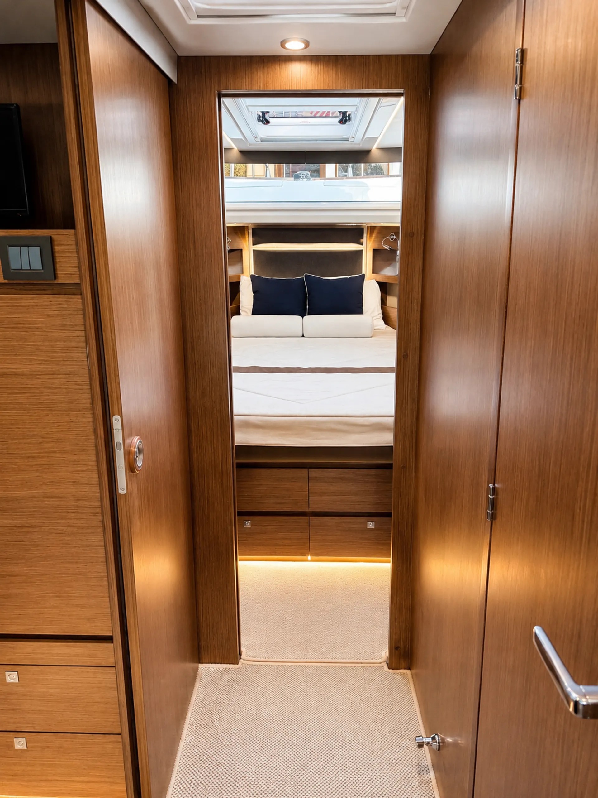 “Explore Portland &amp; the Columbia Gorge by Private Yacht” 