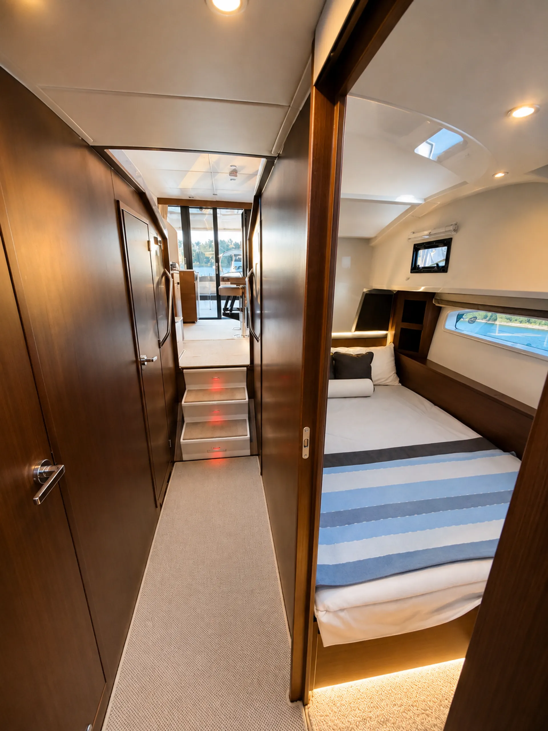 “Explore Portland &amp; the Columbia Gorge by Private Yacht” 