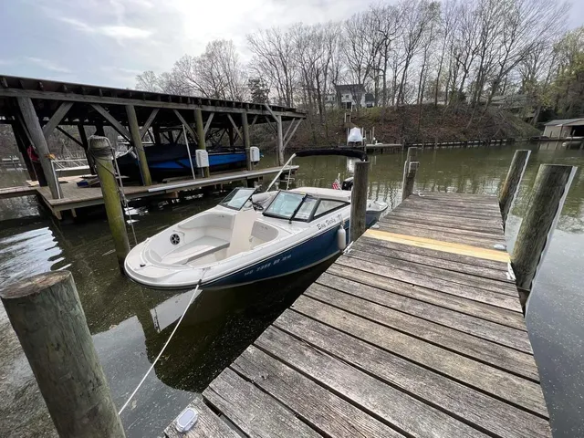 Rent a SEA RAY BOATS bow rider in Baltimore, MD near me