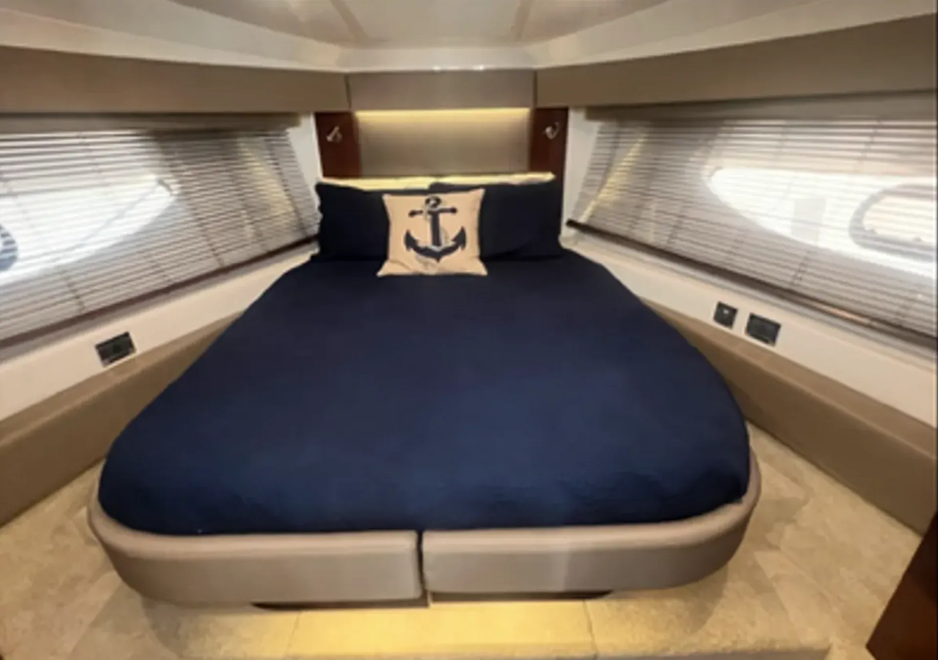 SEA RAY BOATS SUNDANCER 460 ZEUS DRIVE in Chicago, IL — photo 8