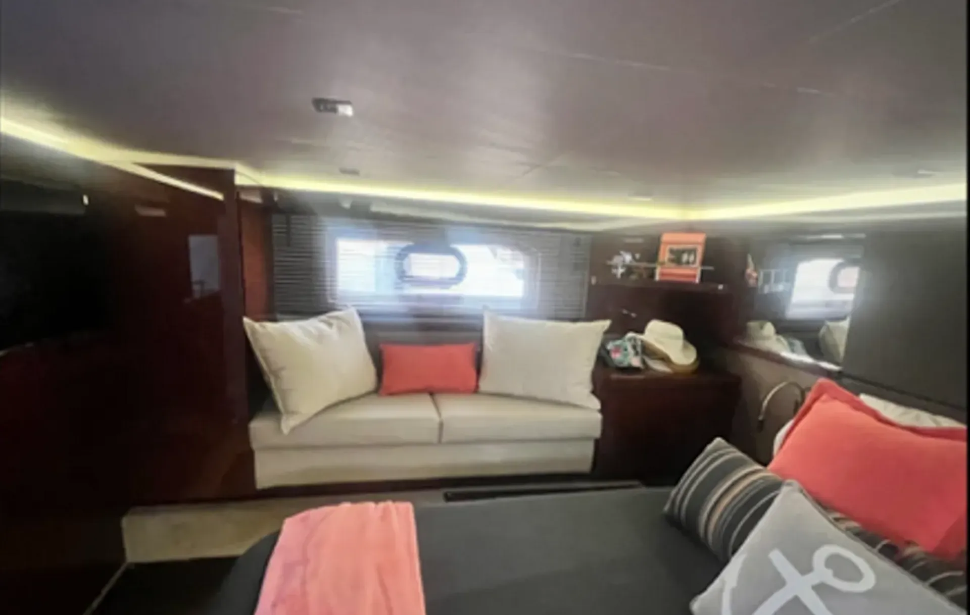 SEA RAY BOATS SUNDANCER 460 ZEUS DRIVE in Chicago, IL — photo 6