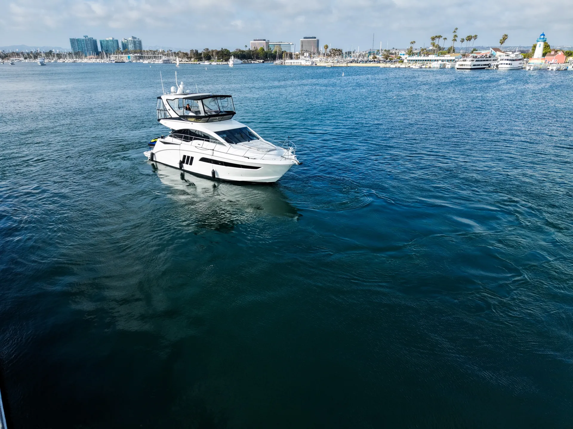 SEA RAY BOATS FLY 510 ZEUS DRIVE in Marina del Rey, CA