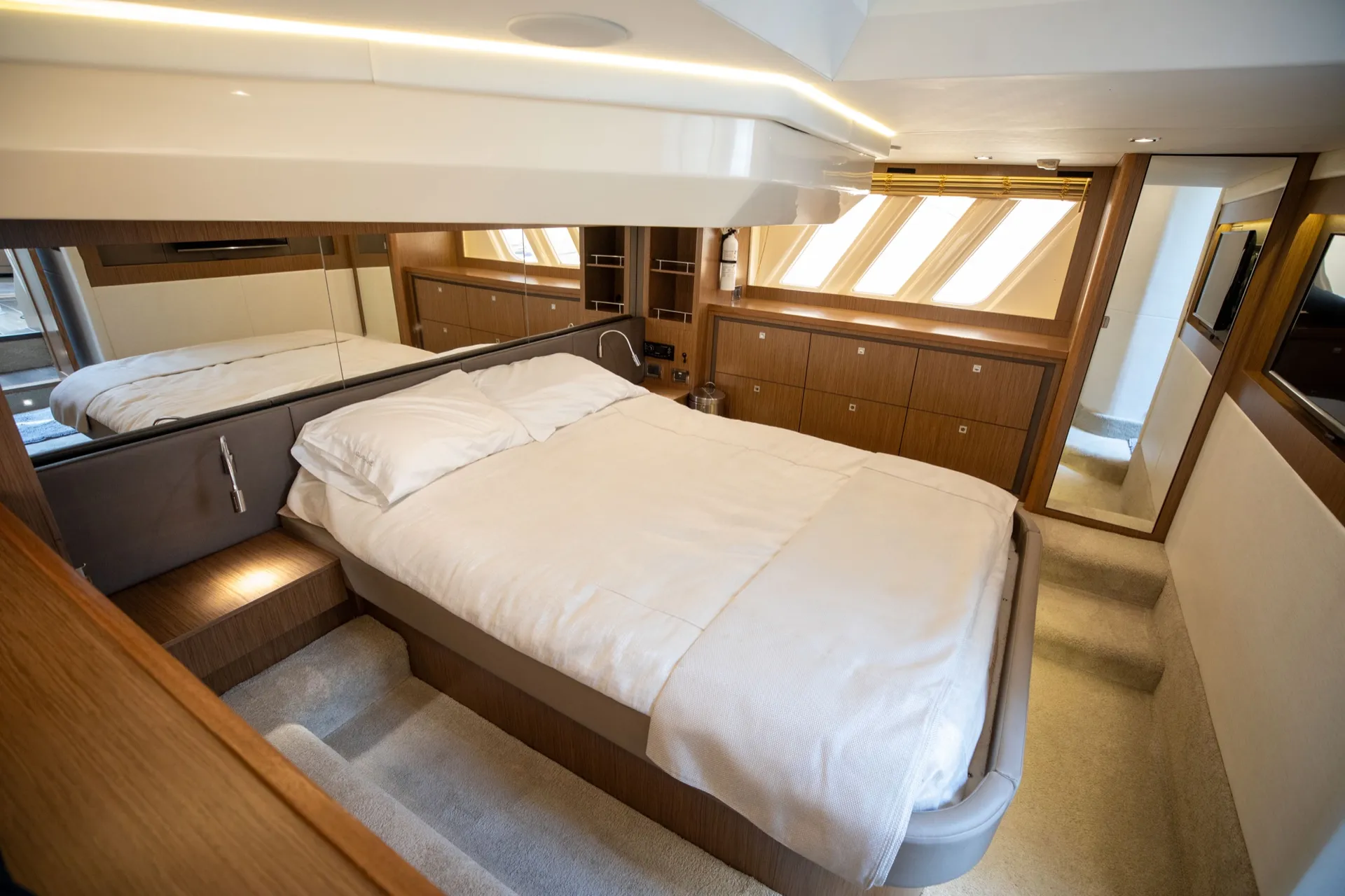 SEA RAY BOATS FLY 510 ZEUS DRIVE in Marina del Rey, CA — photo 4