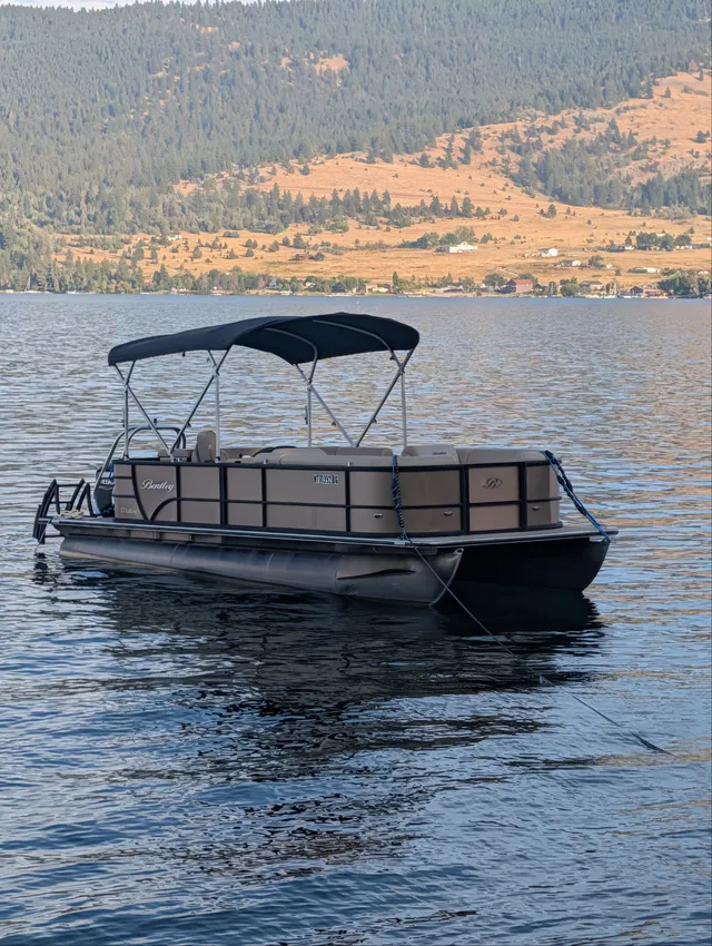 Rent a Bentley pontoon in Kalispell, MT near me