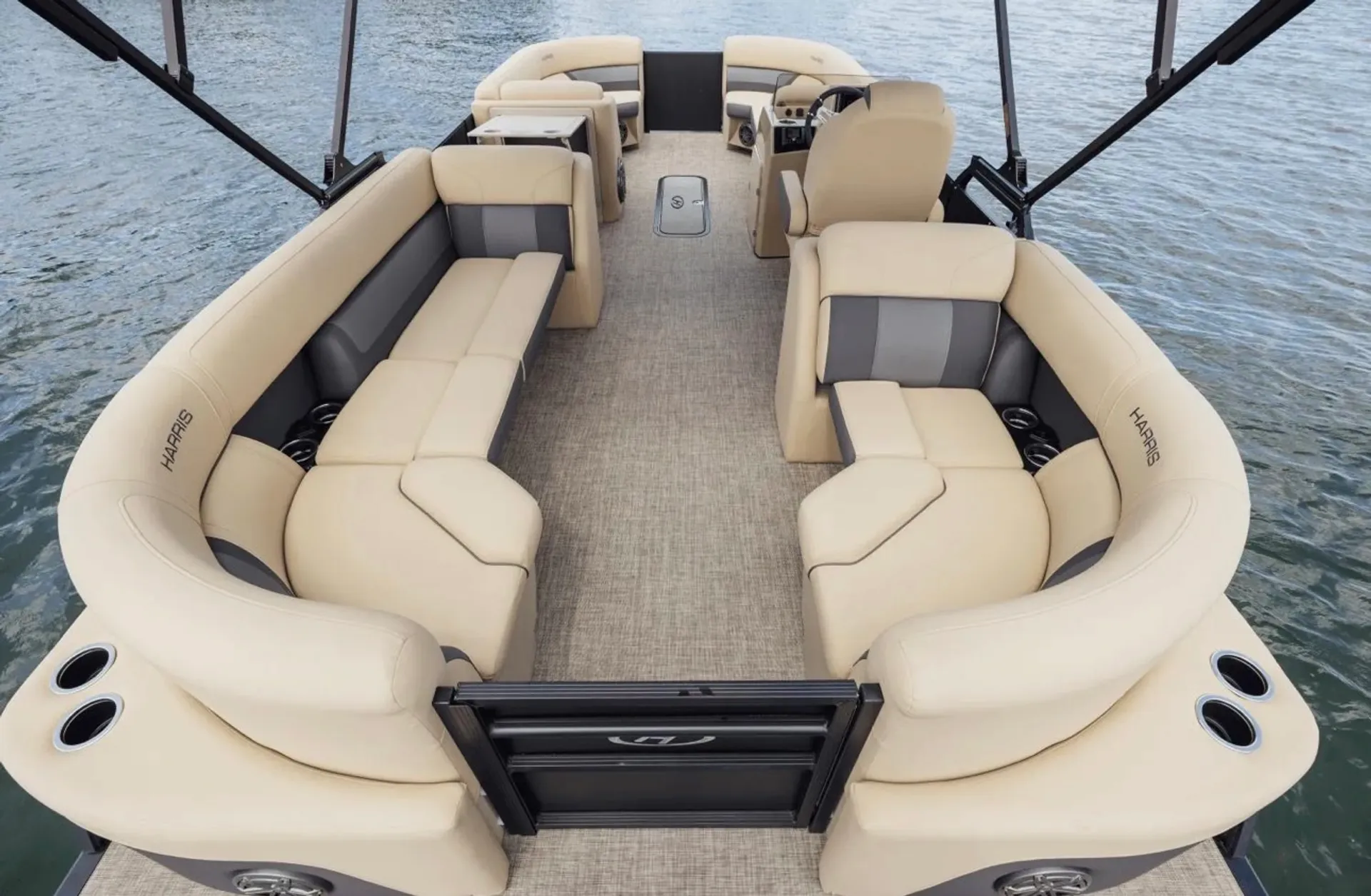 HARRIS BOATS 230 CRUISER CS in Pompano Beach, FL — photo 4