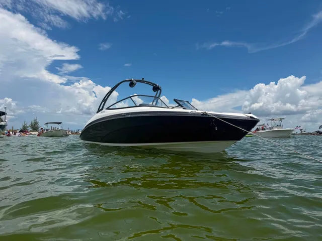 Rent a YAMAHA jet boat in St. Petersburg, FL near me