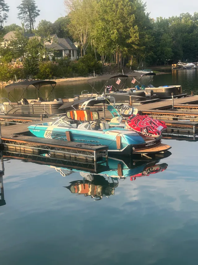 Rent a CORRECT CRAFT NAUTIQUE ski and wakeboard in Cornelius, NC near me
