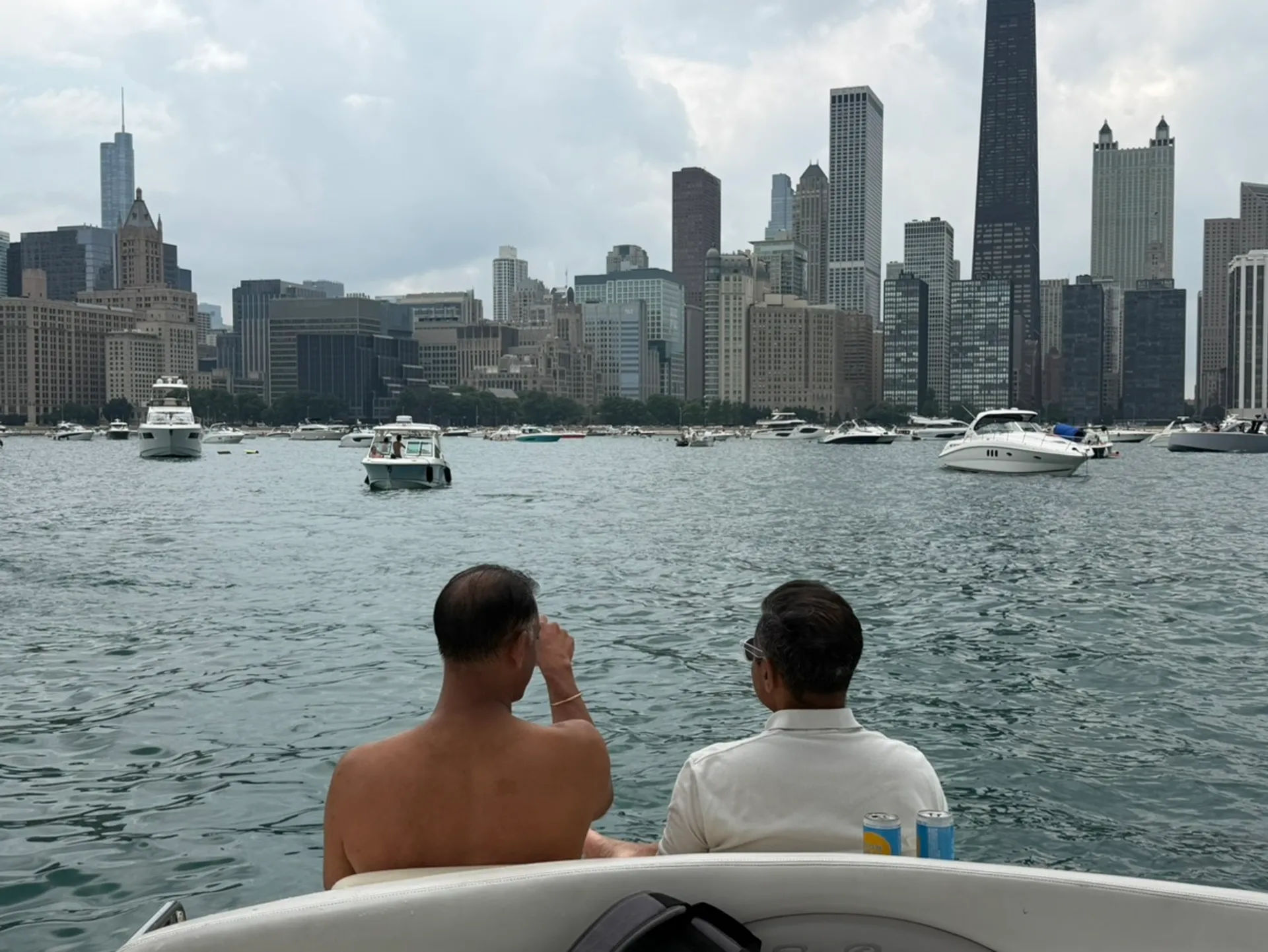 Luxurious 37’ Sea Ray Sundancer out of Navy Pier Marina for up to 6!
