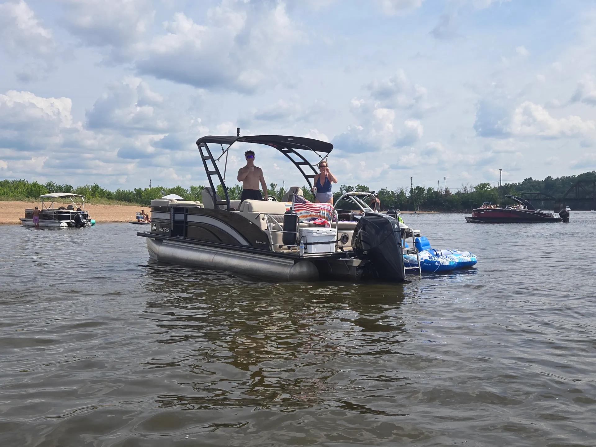 HARRIS BOATS 230 CRUISER SERIES in Stillwater, MN — photo 6