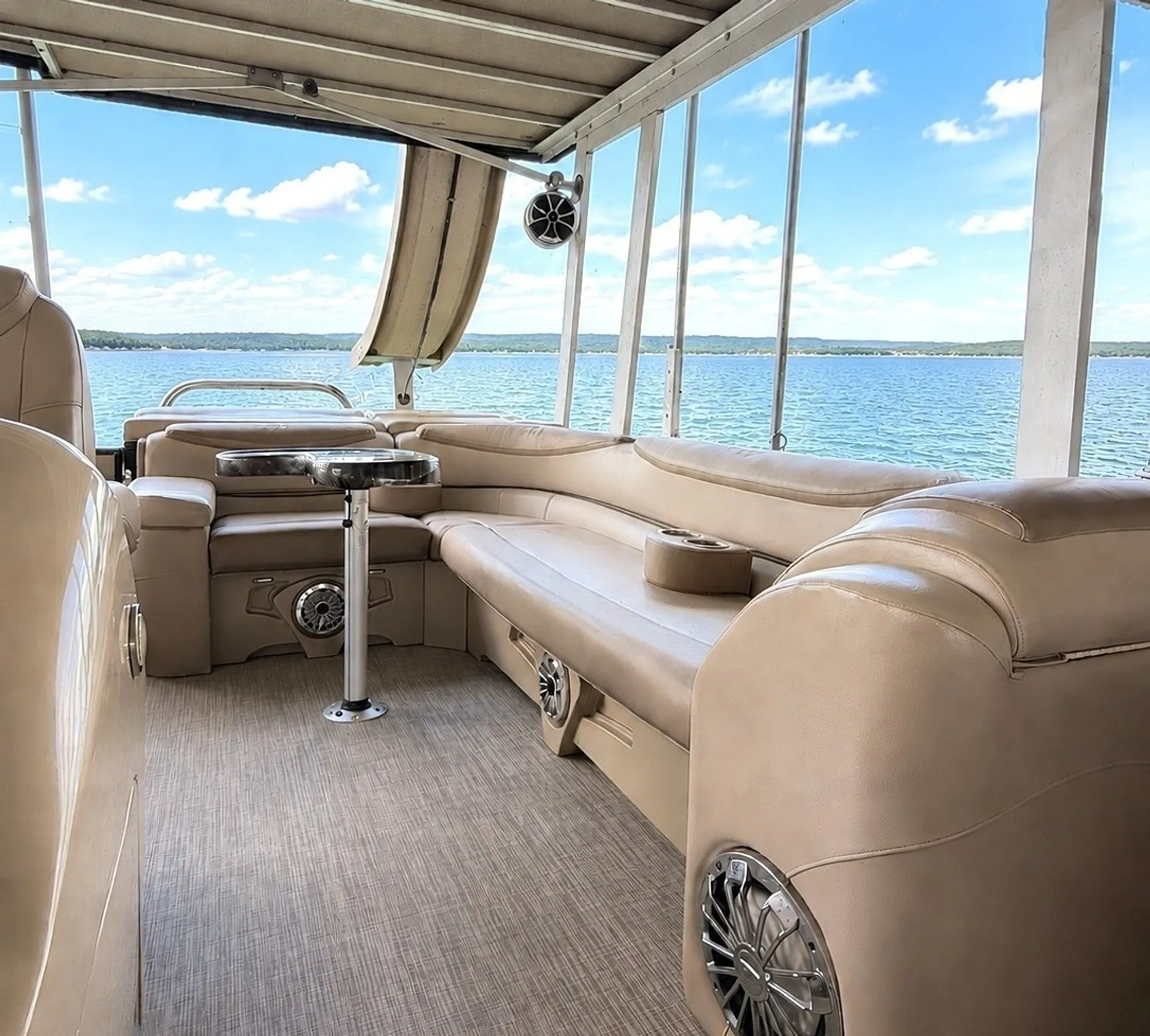 AVALON PONTOONS 27' CATALINA FUNSHIP in Austin, TX — photo 2