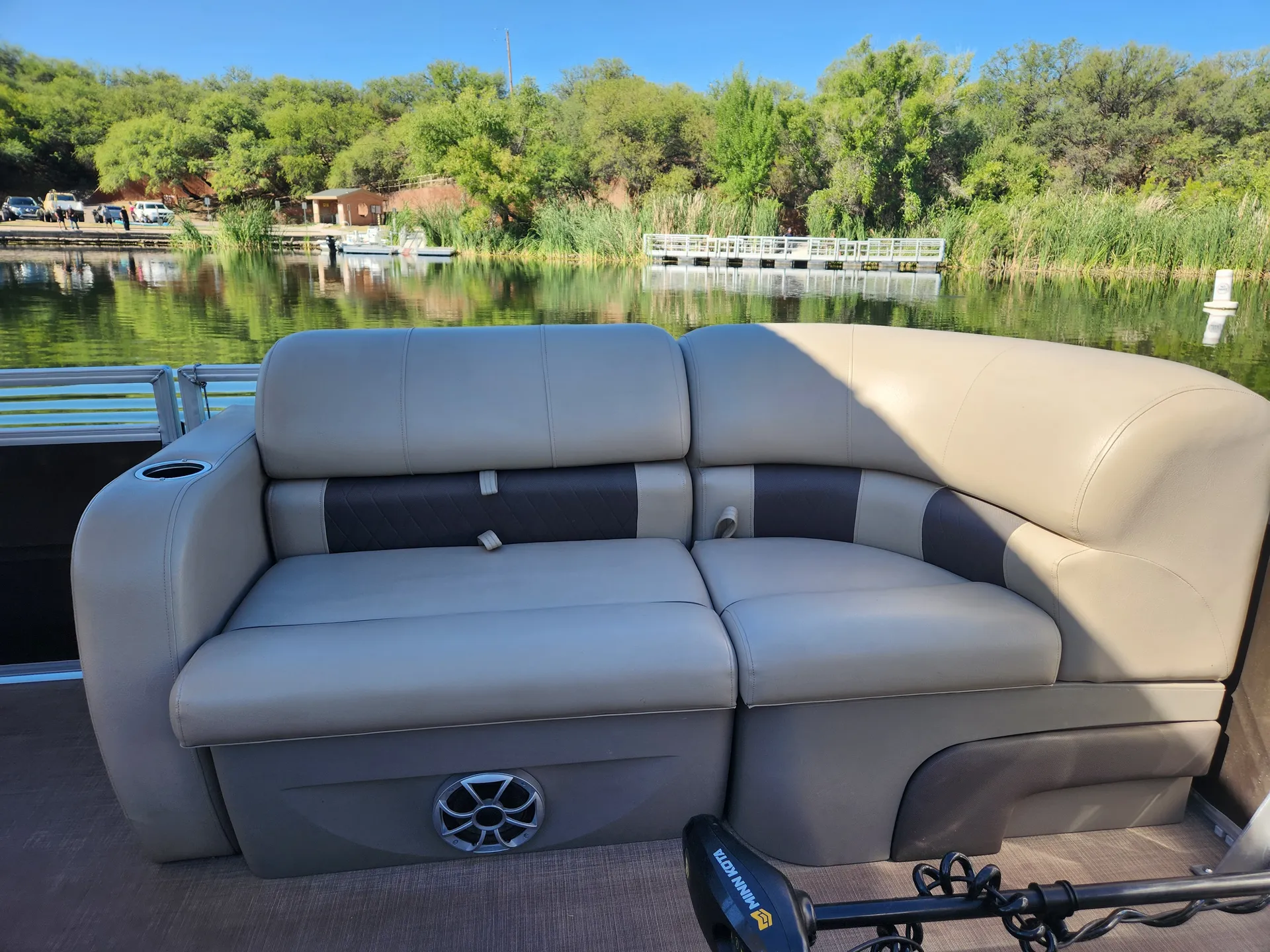 Suntracker 22' Sport Fish DLX in Huachuca City, AZ — photo 3