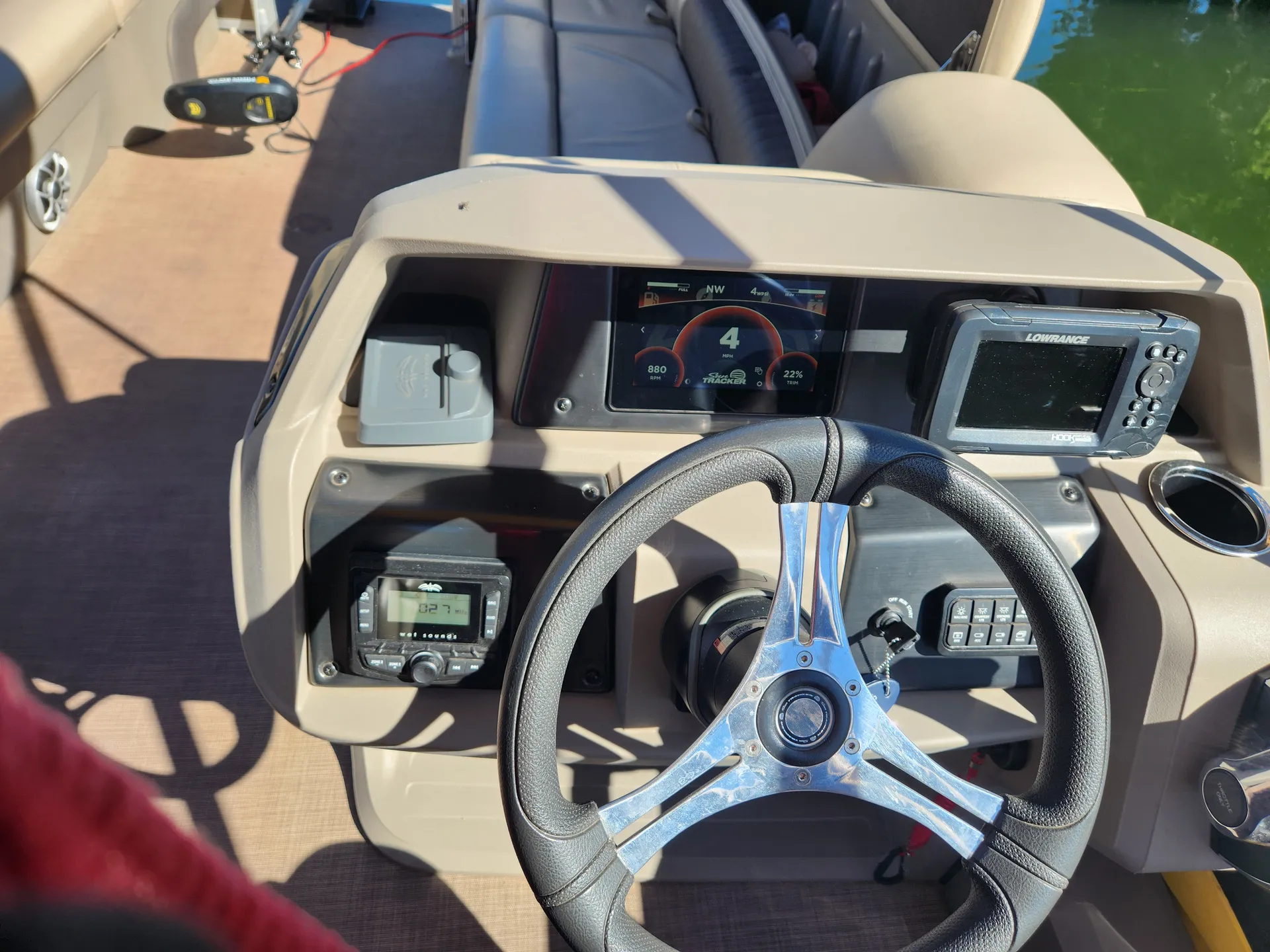 Suntracker 22' Sport Fish DLX in Huachuca City, AZ — photo 2