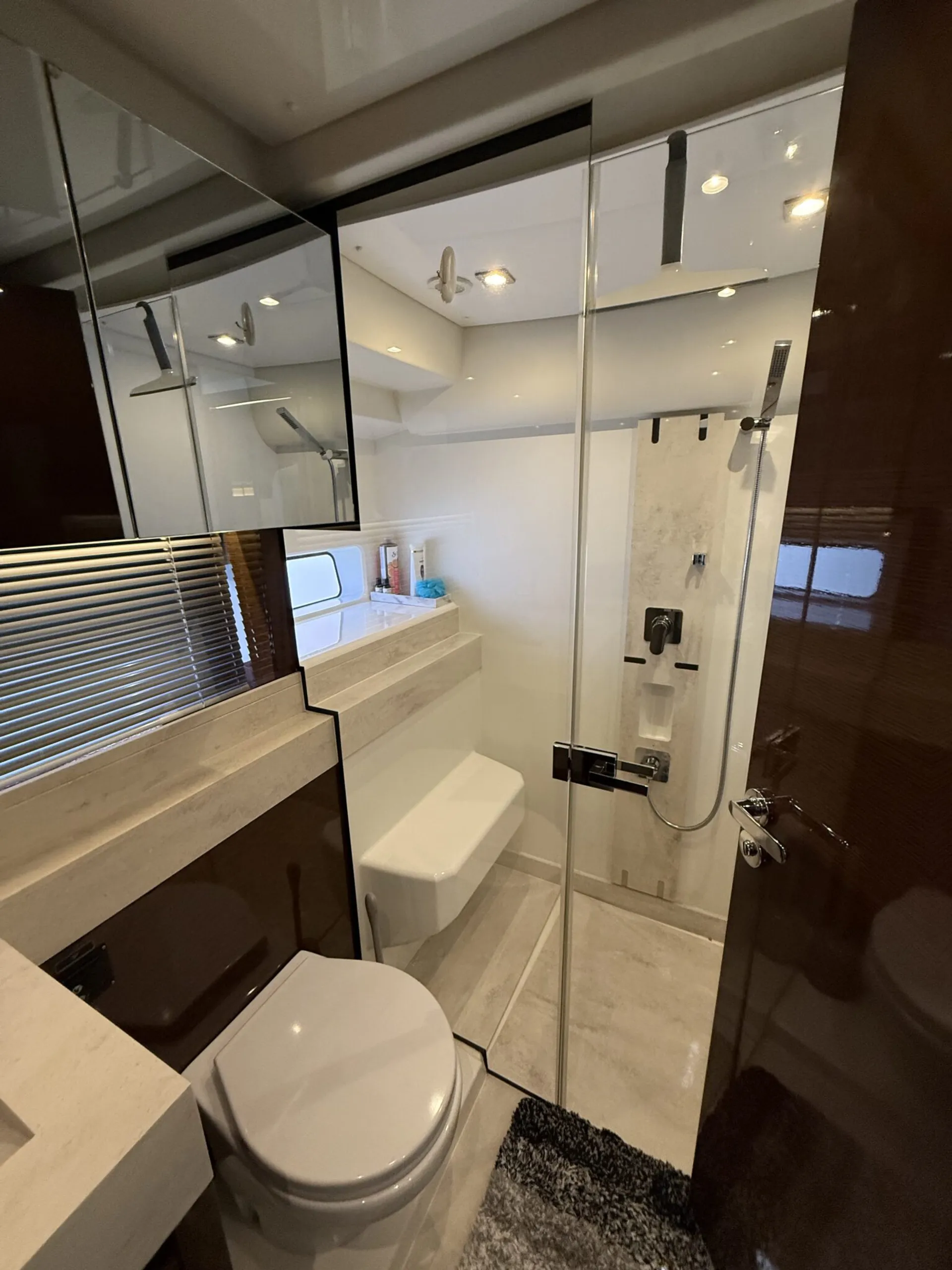 Prestige 590 flybridge in Fort Lauderdale, FL — photo 5