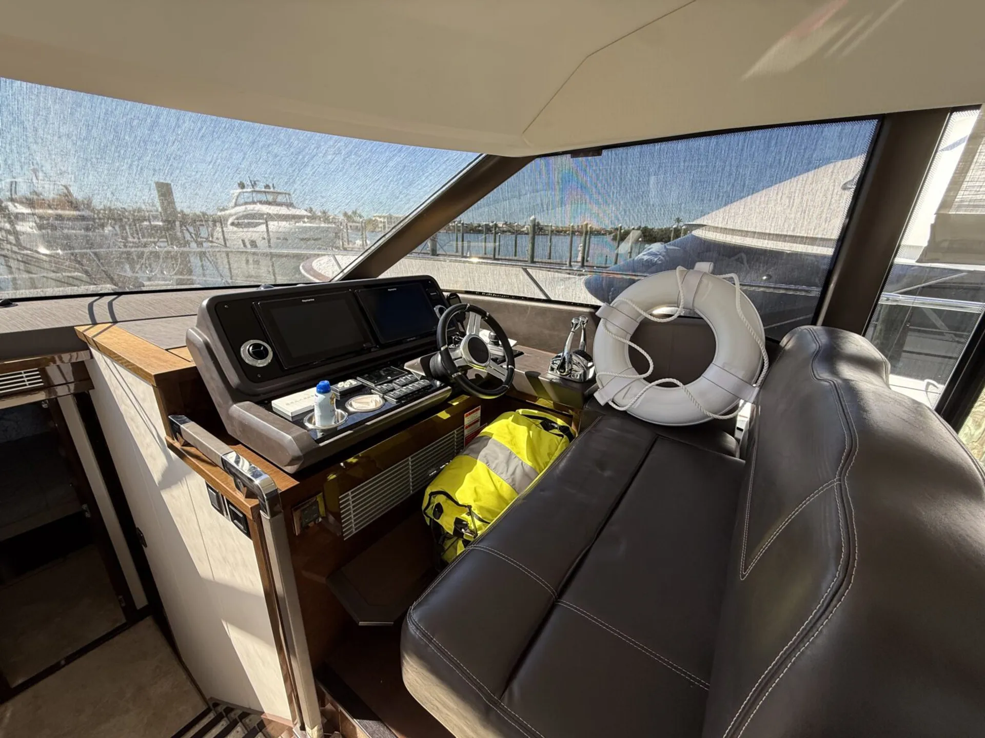 Prestige 590 flybridge in Fort Lauderdale, FL — photo 2