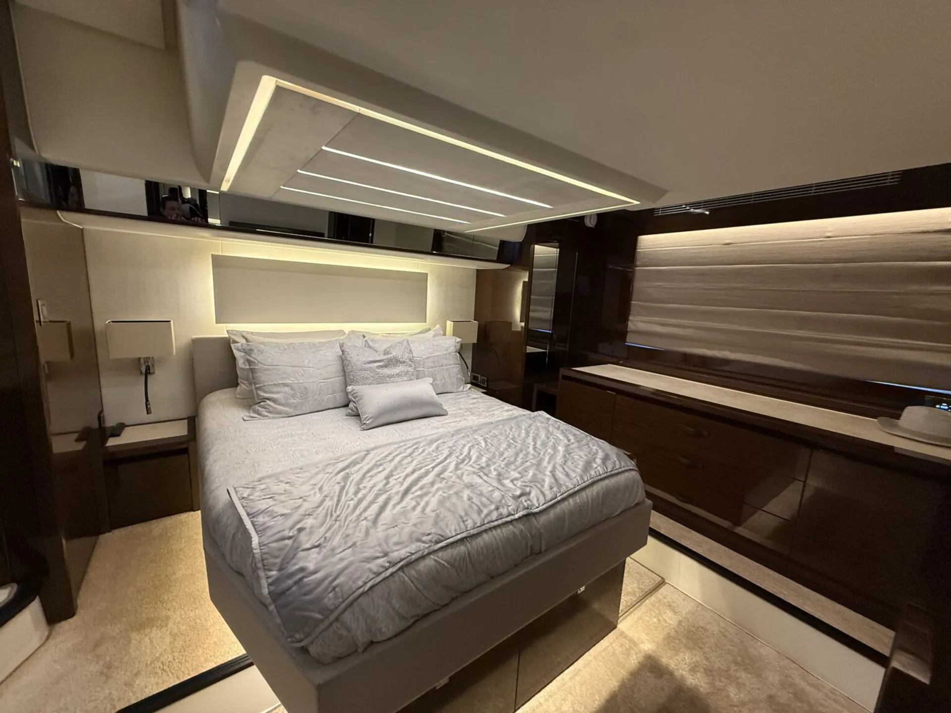 Prestige 590 flybridge in Fort Lauderdale, FL — photo 3