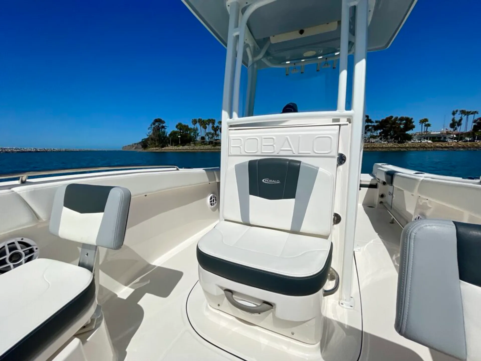ROBALO R230 in Allentown, PA — photo 4