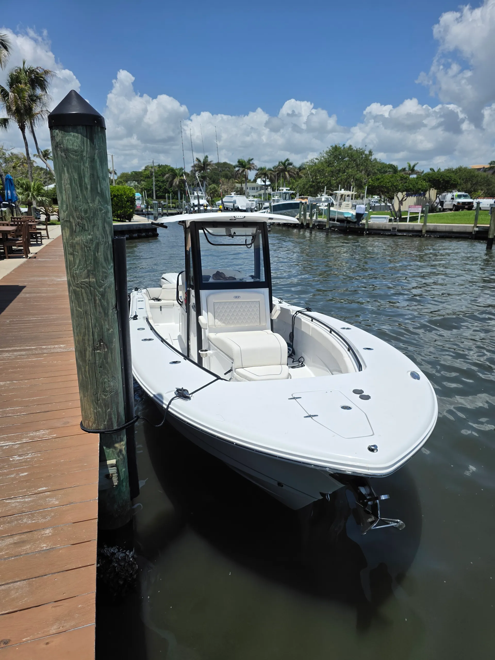 SEA HUNT BOATS GAMEFISH 28 CB in Stuart, FL