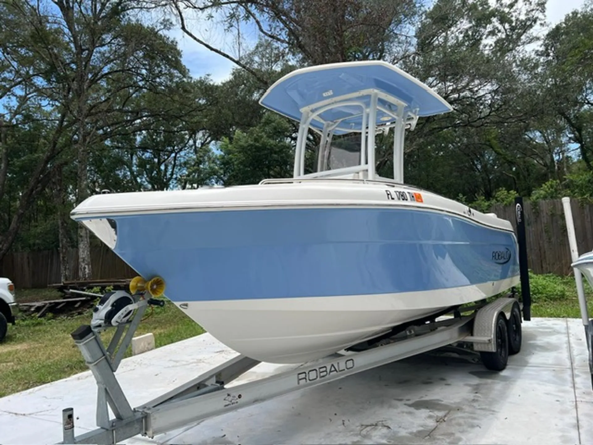 ROBALO R222 in Odessa, FL
