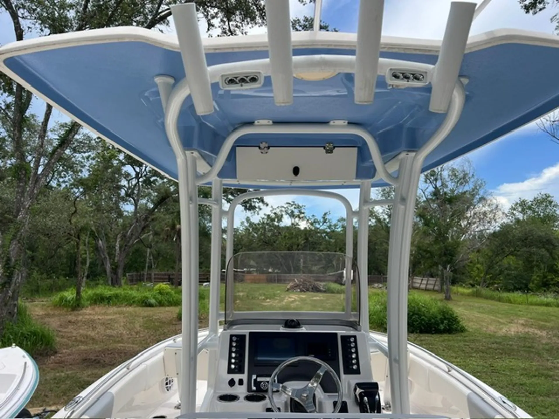 ROBALO R222 in Odessa, FL — photo 3