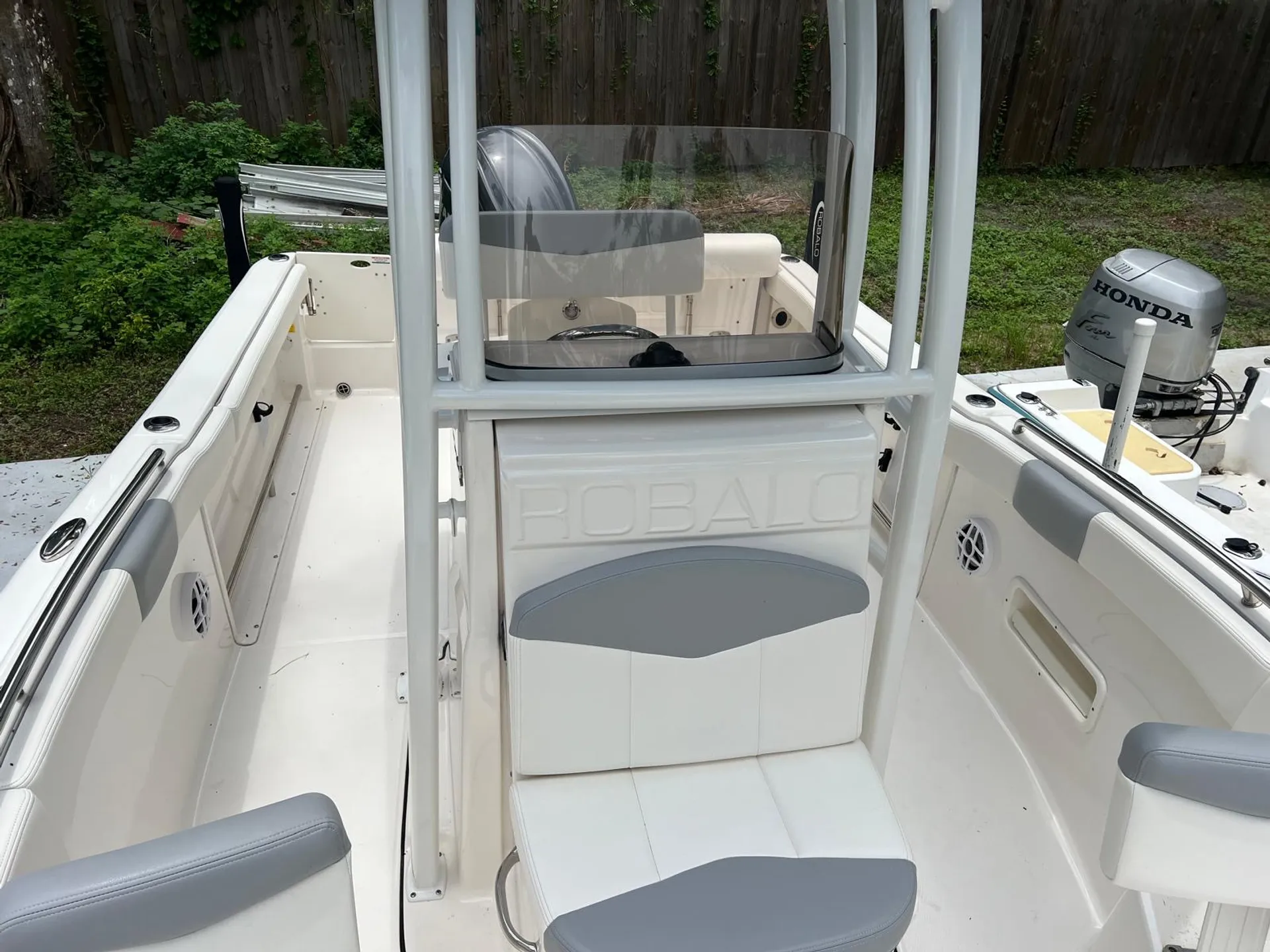 ROBALO R222 in Odessa, FL — photo 6