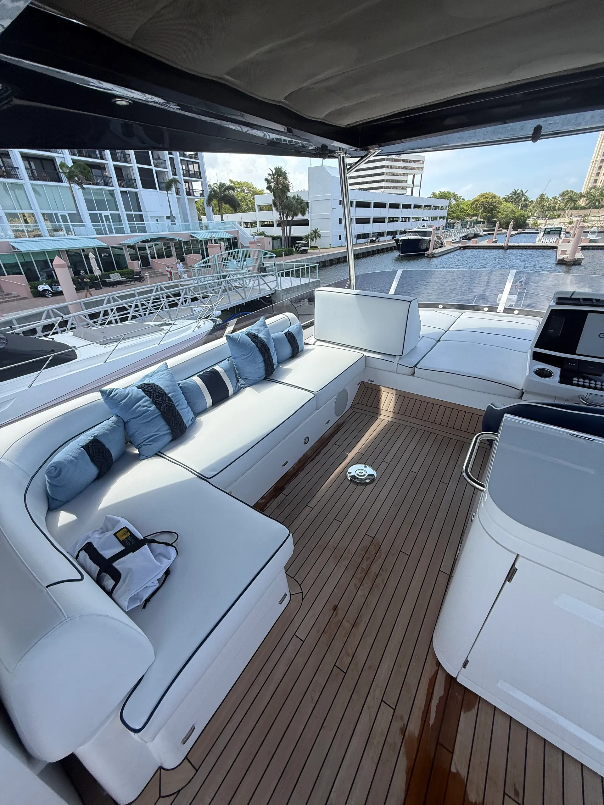 Sunseeker Manhattan 52 Flybridge  in West Palm Beach, FL — photo 7