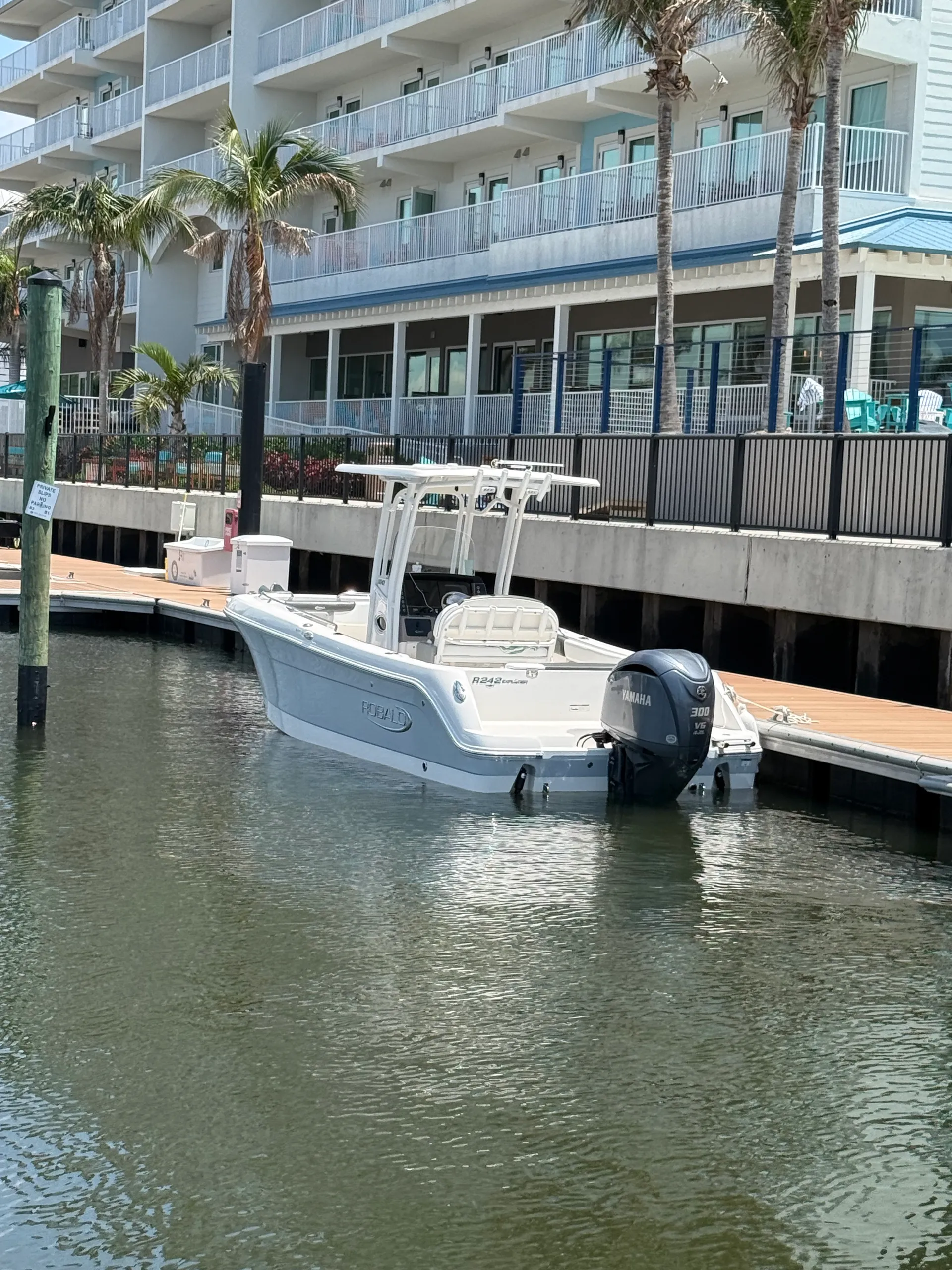 ROBALO R242EX in Holmes Beach, FL — photo 3