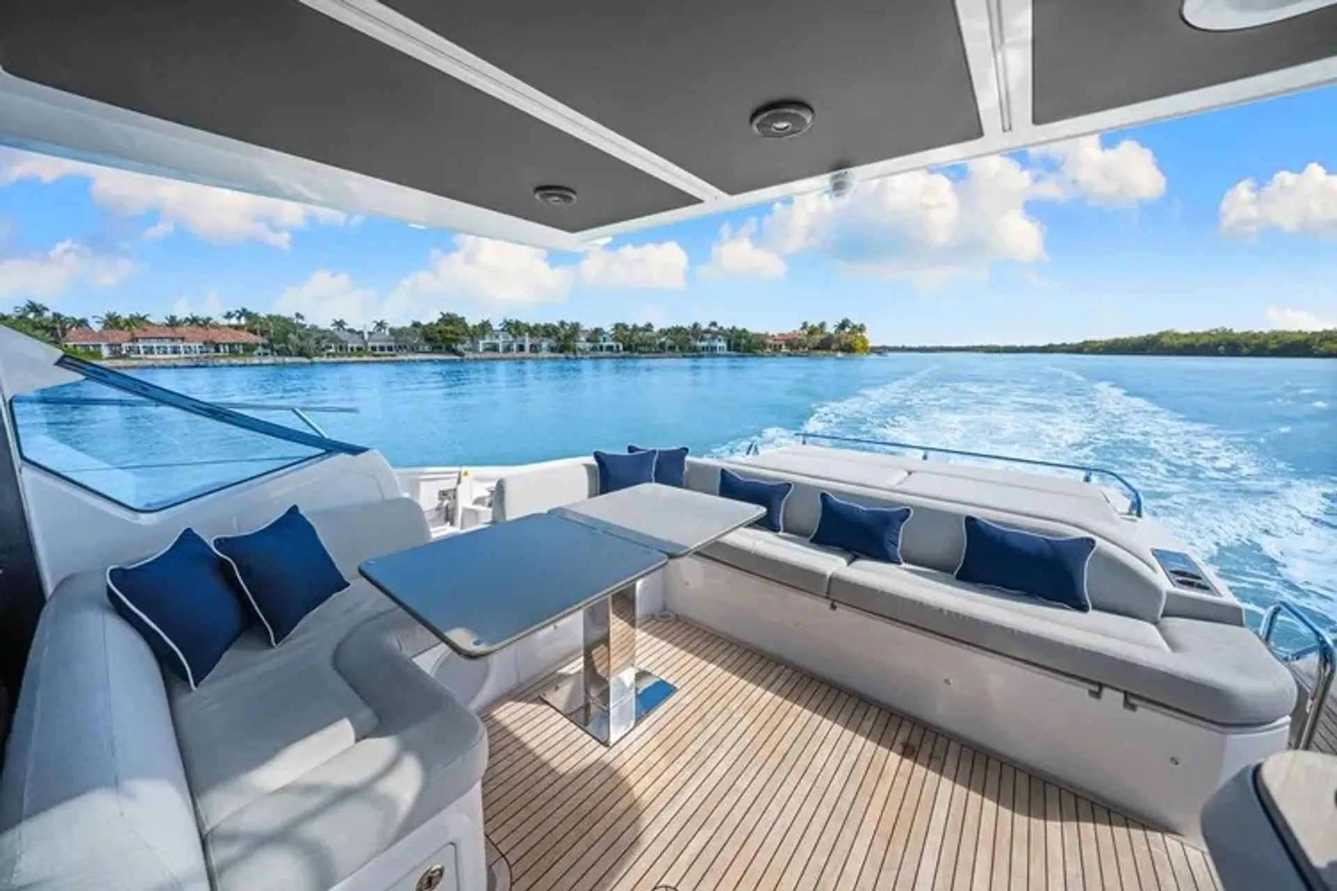 Azimut S6 in Riviera Beach, FL — photo 3