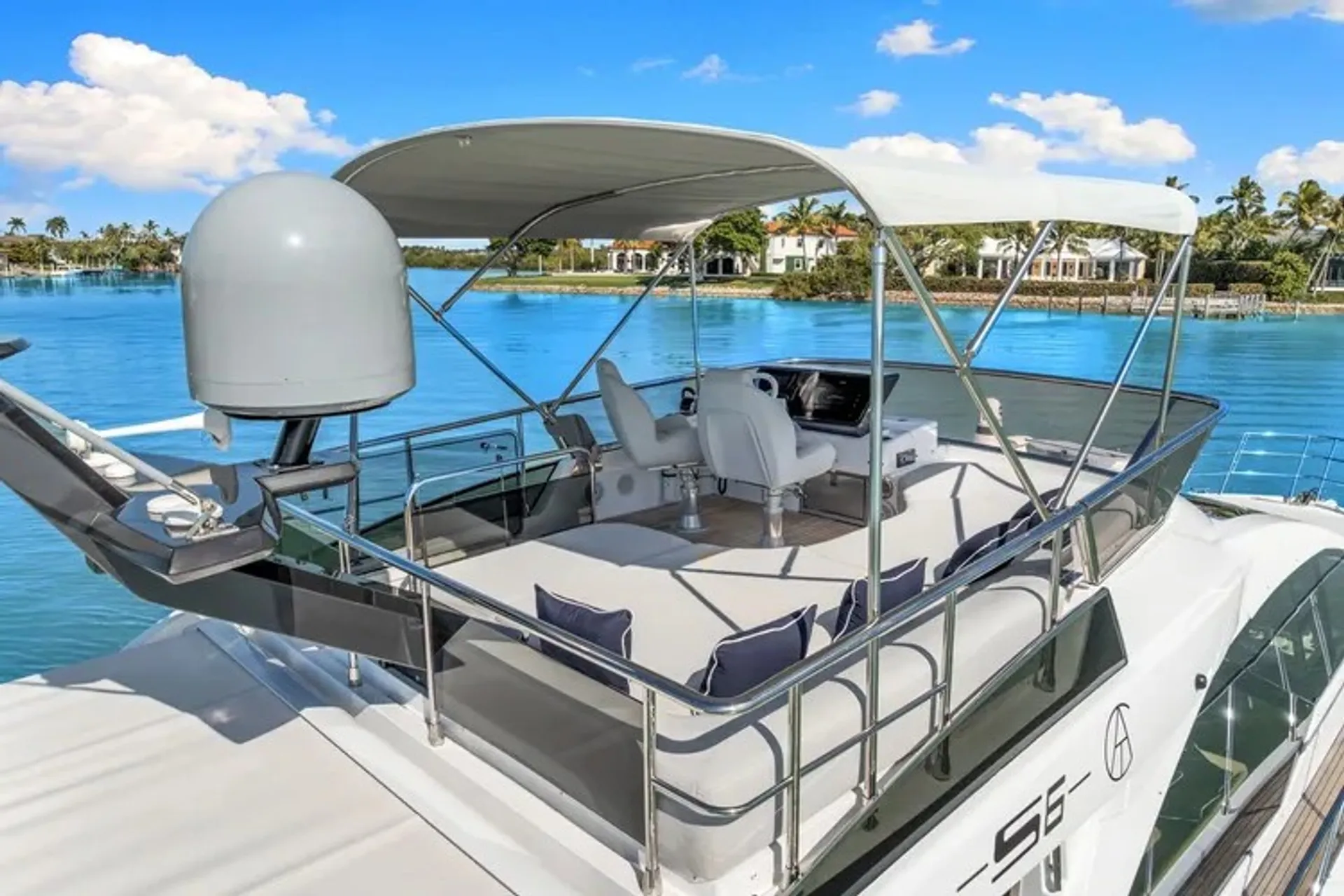 Azimut S6 in Riviera Beach, FL — photo 4