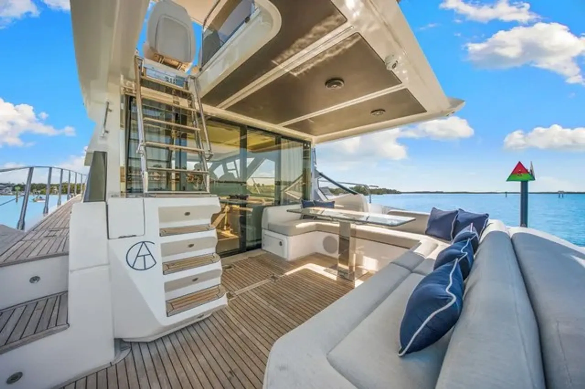 Azimut S6 in Riviera Beach, FL — photo 5