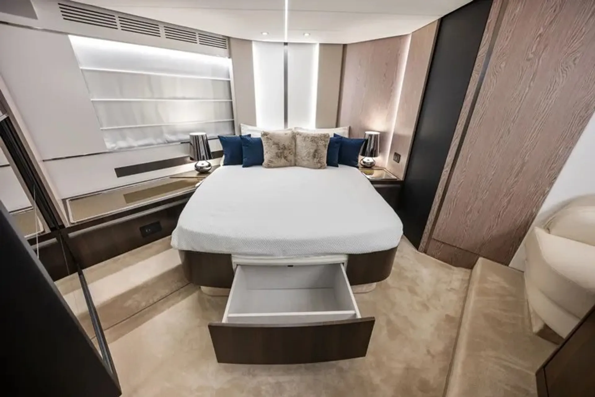 Azimut S6 in Riviera Beach, FL — photo 7