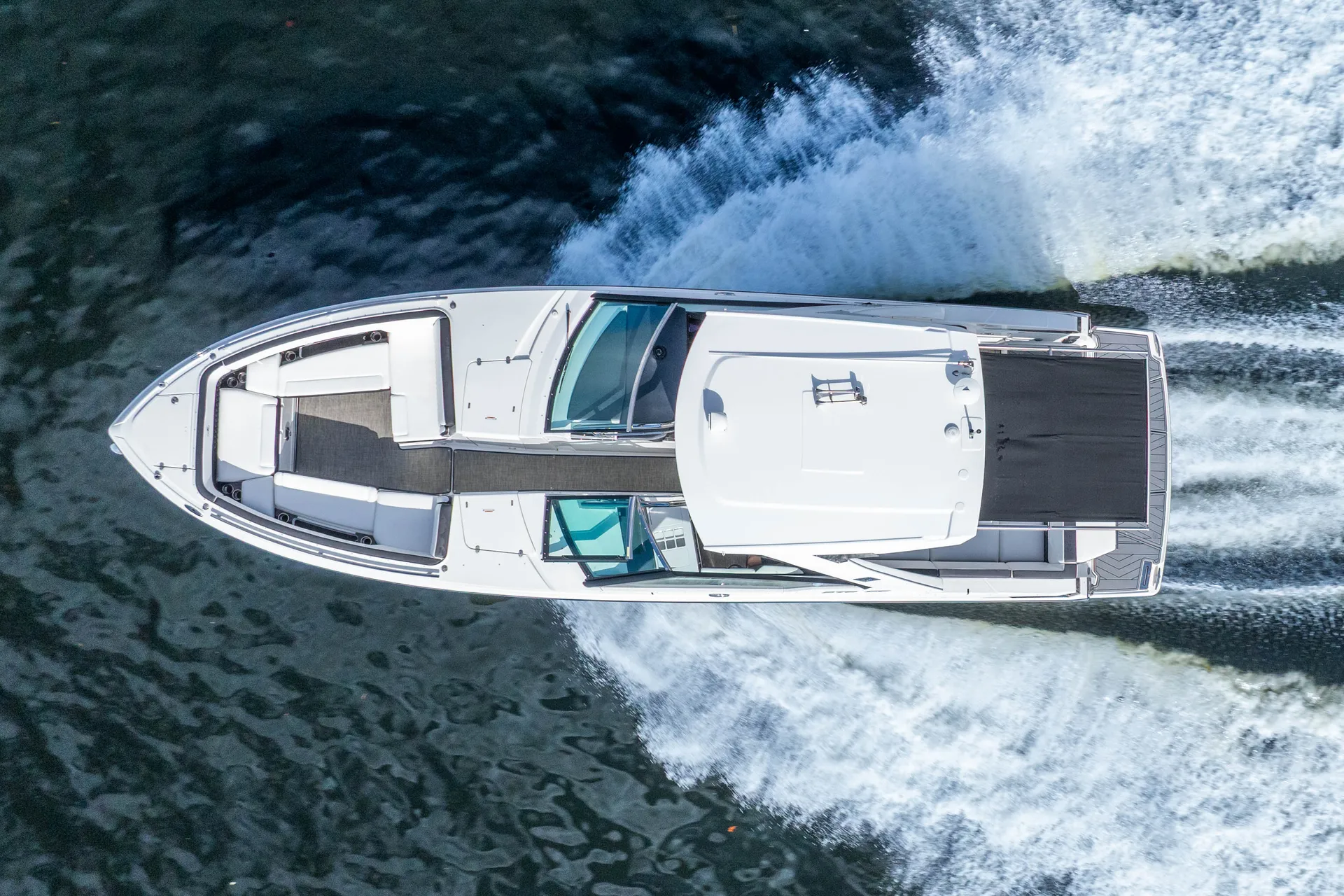 MONTEREY BOATS 378SS in Newport Beach, CA — photo 9