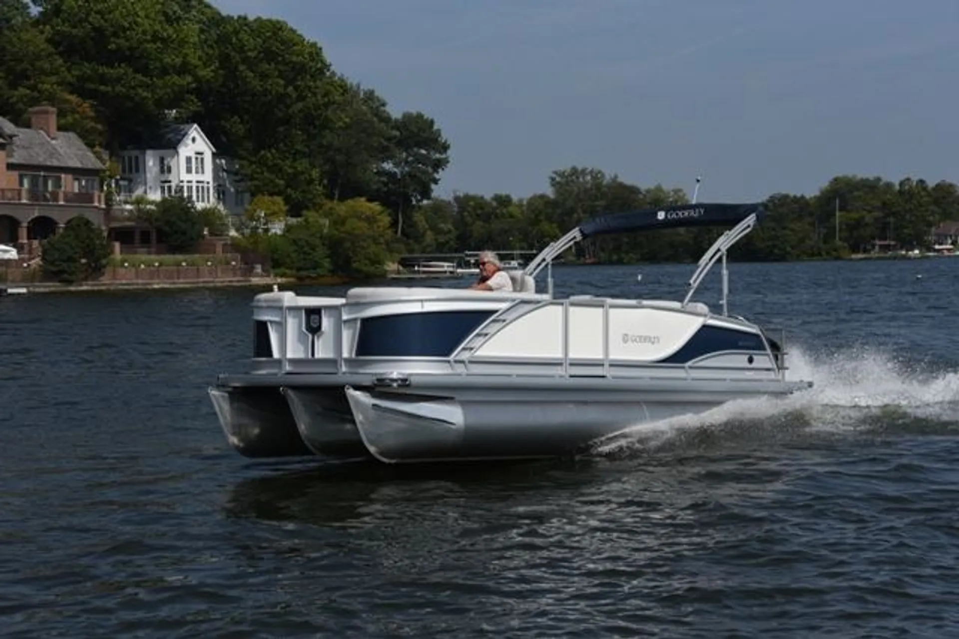 GODFREY MARINE MONACO 235 DFL IMPACT PLUS in Meredith, NH — photo 4