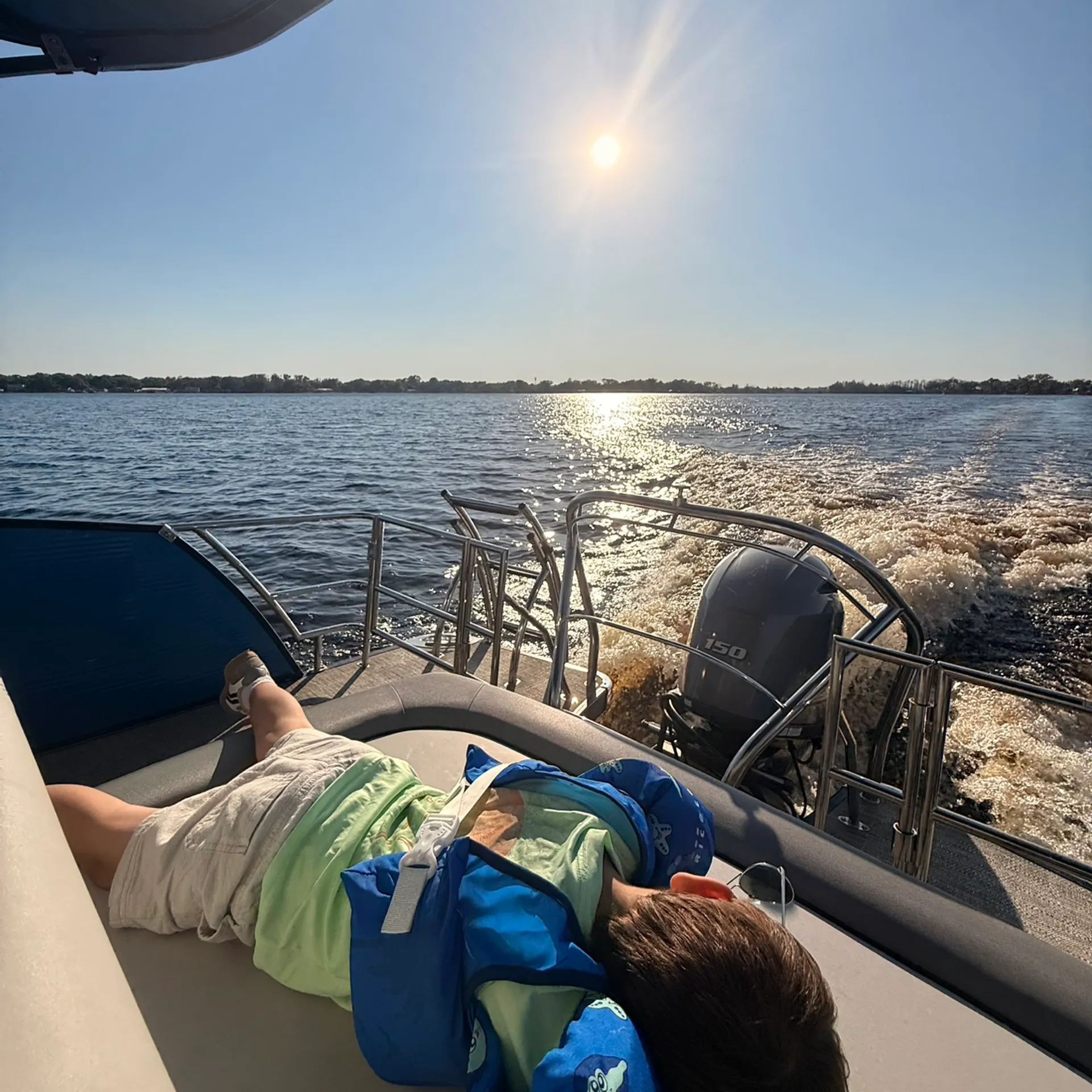 22 ft Tritoon - Max 12 People - Lake delivery available