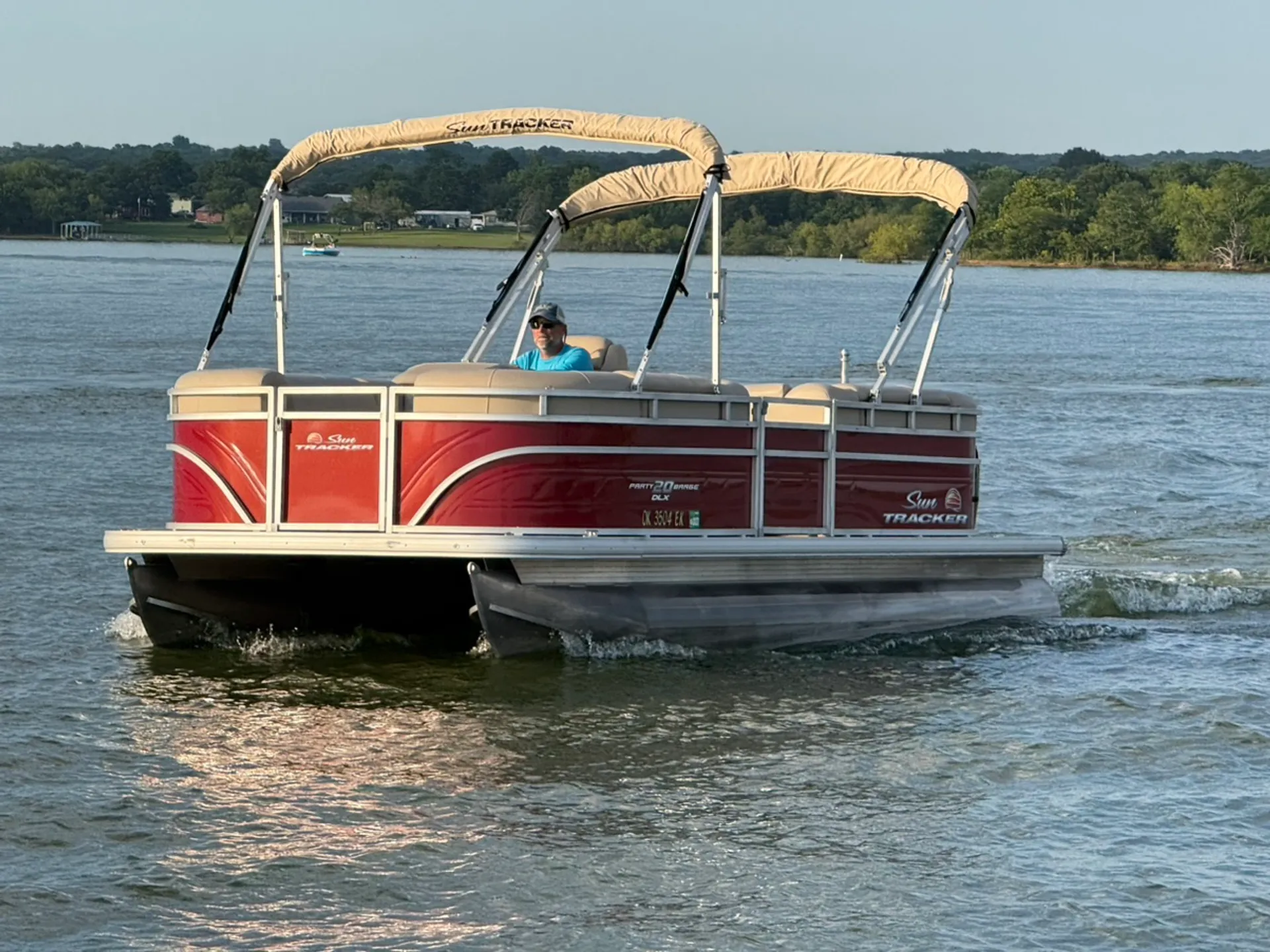 Sun Tracker Party Barge 20 DLX in Newcastle, OK