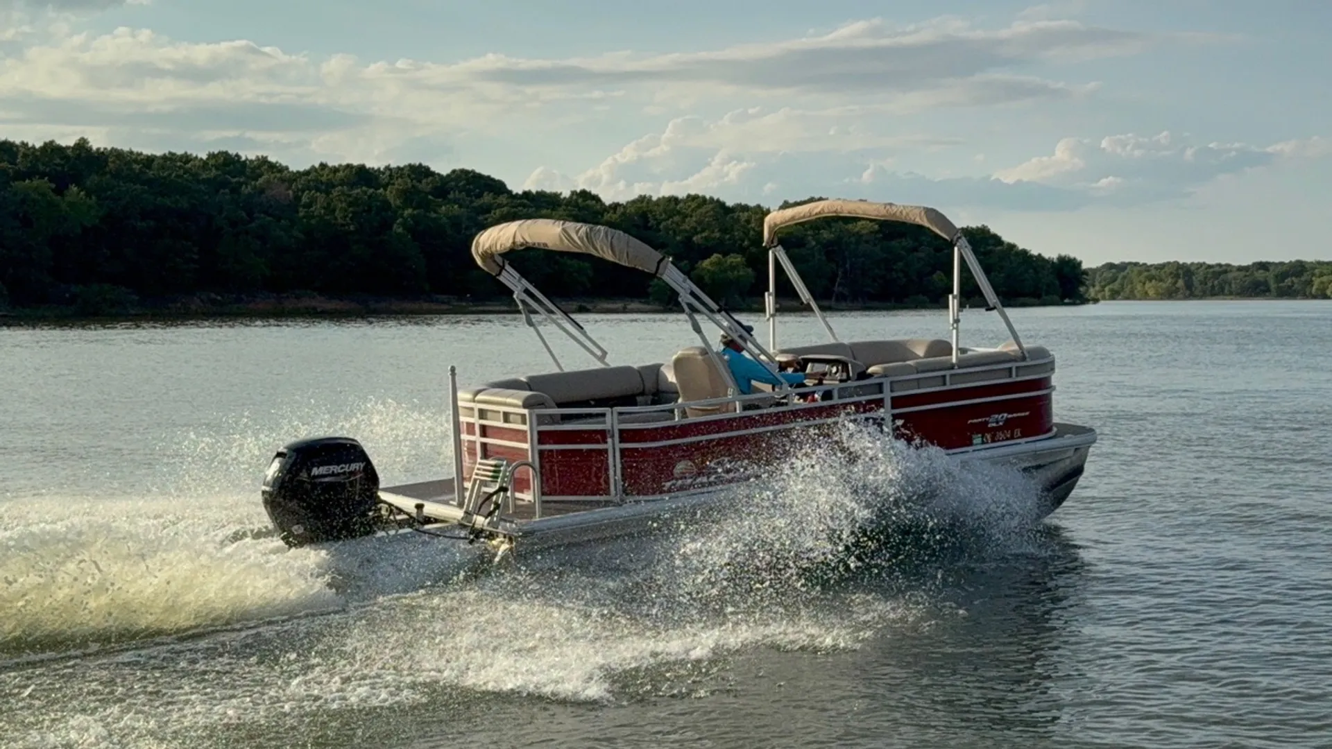 Sun Tracker Party Barge 20 DLX in Newcastle, OK — photo 2