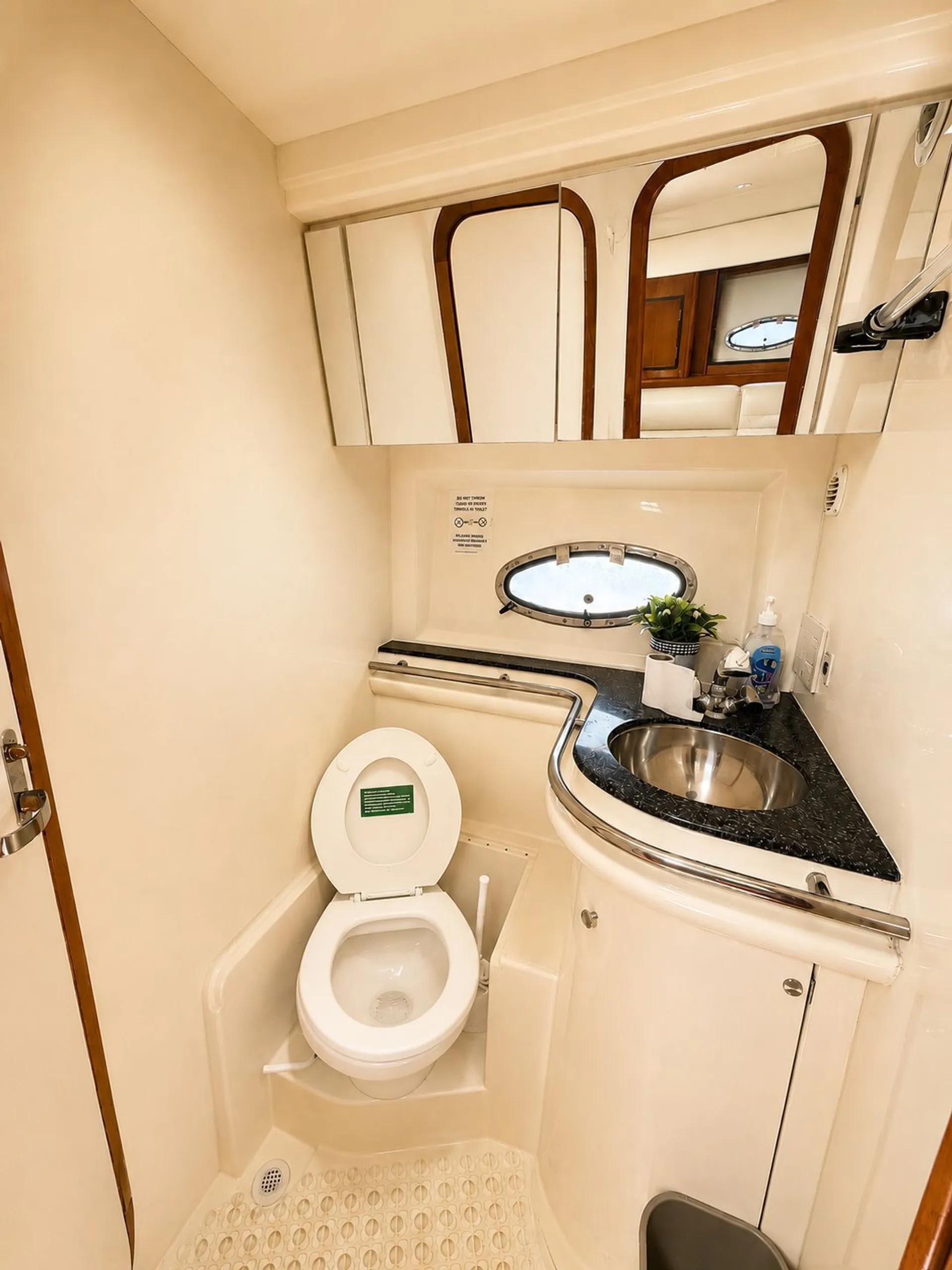 Luxury Yacht 48ft Trojan – Miami Views and Waterfront Experiences