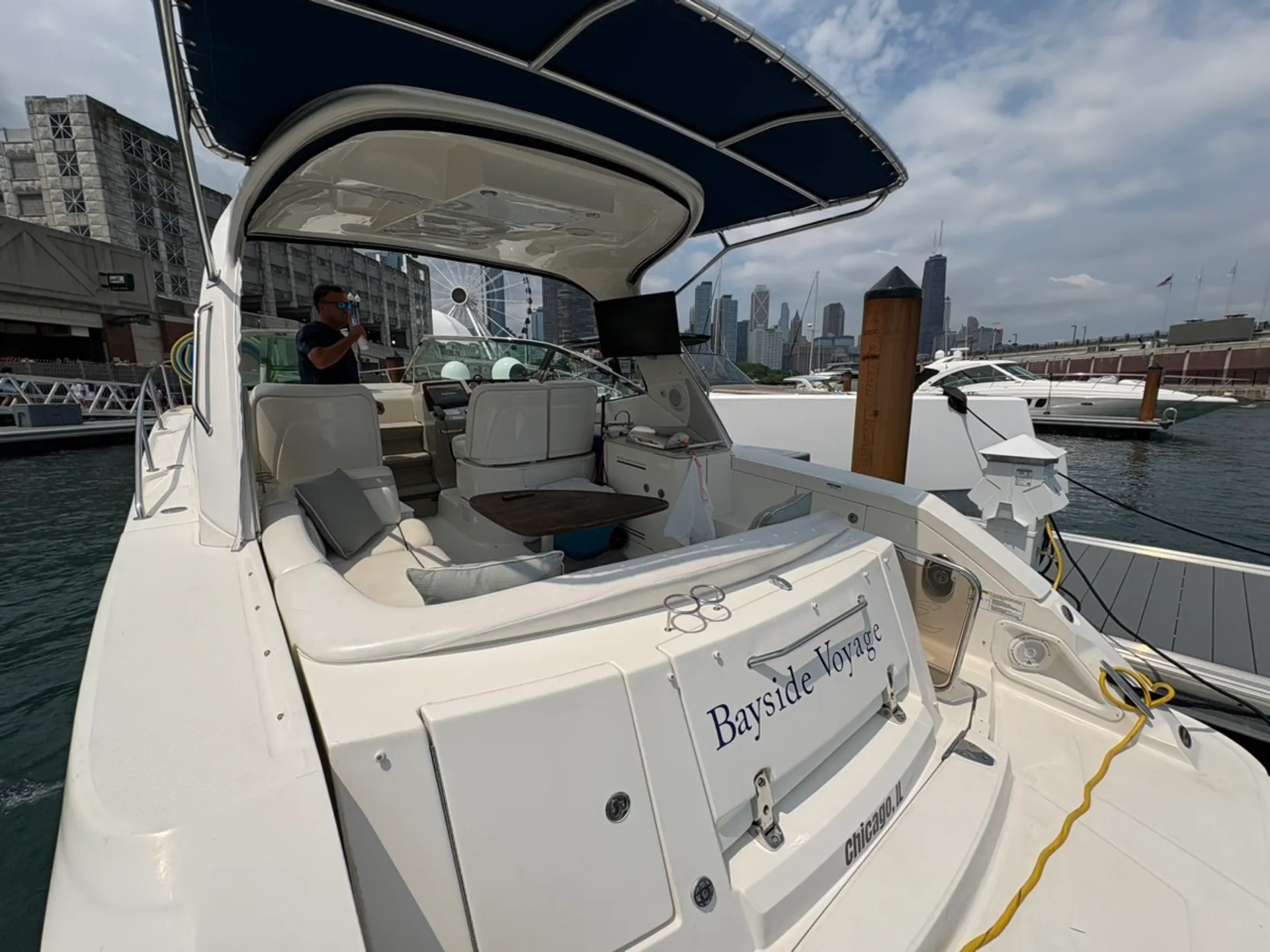 Luxurious 37’ Sea Ray Sundancer out of Navy Pier Marina for up to 6!