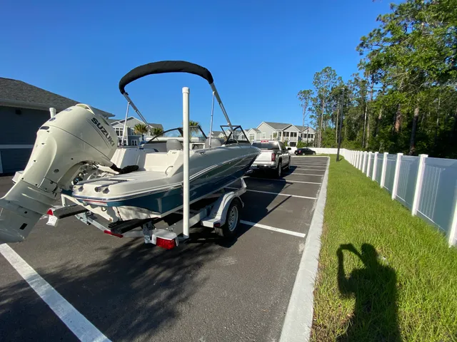 Rent a STINGRAY BOATS deck boat in Edgewater, FL near me