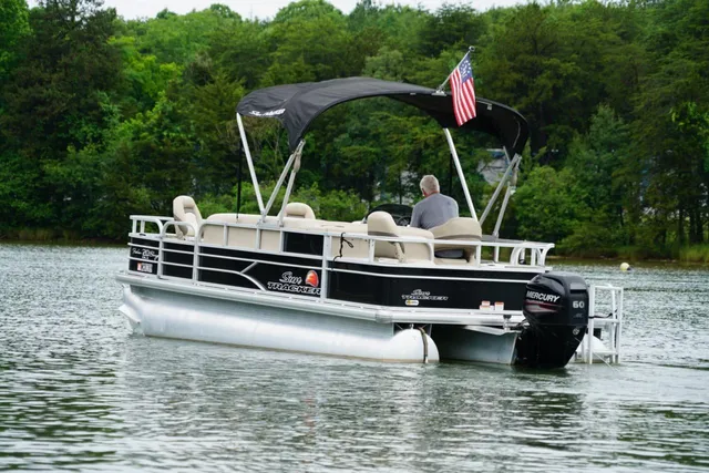 Rent a SUN TRACKER BY TRACKER MARINE bass boat in Granbury, TX near me