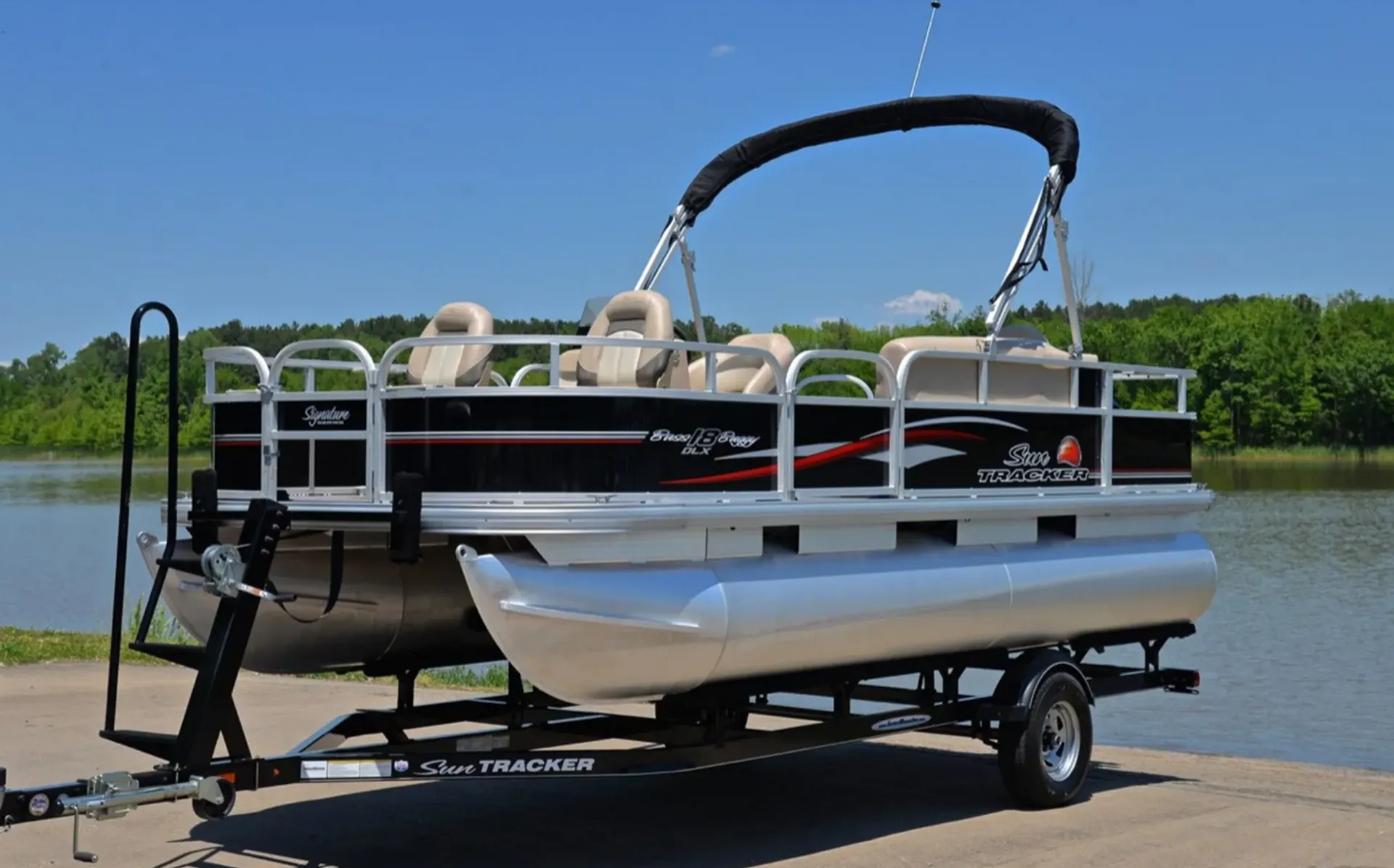 SUN TRACKER BY TRACKER MARINE BASS BUGGY 18 DLX W/60ELPT 4-S in Granbury, TX — photo 5