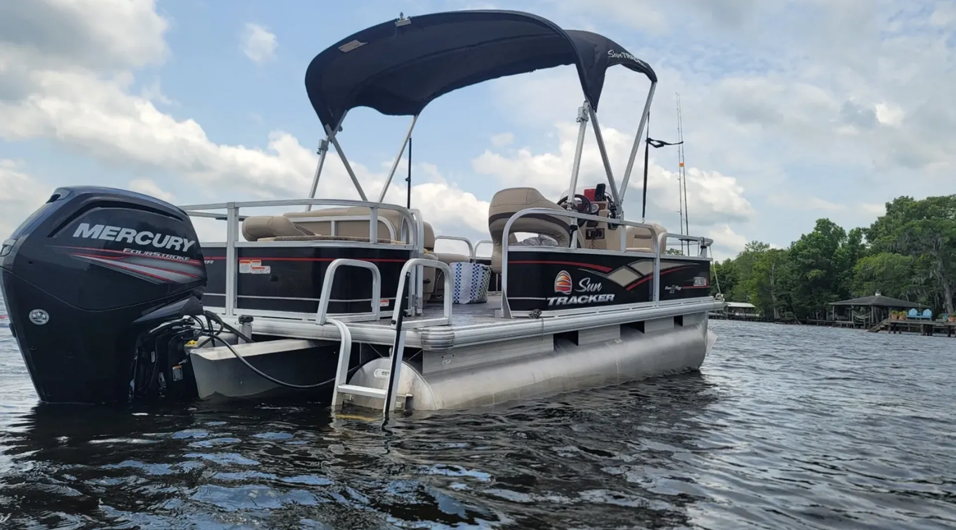 SUN TRACKER BY TRACKER MARINE BASS BUGGY 18 DLX W/60ELPT 4-S in Granbury, TX — photo 7