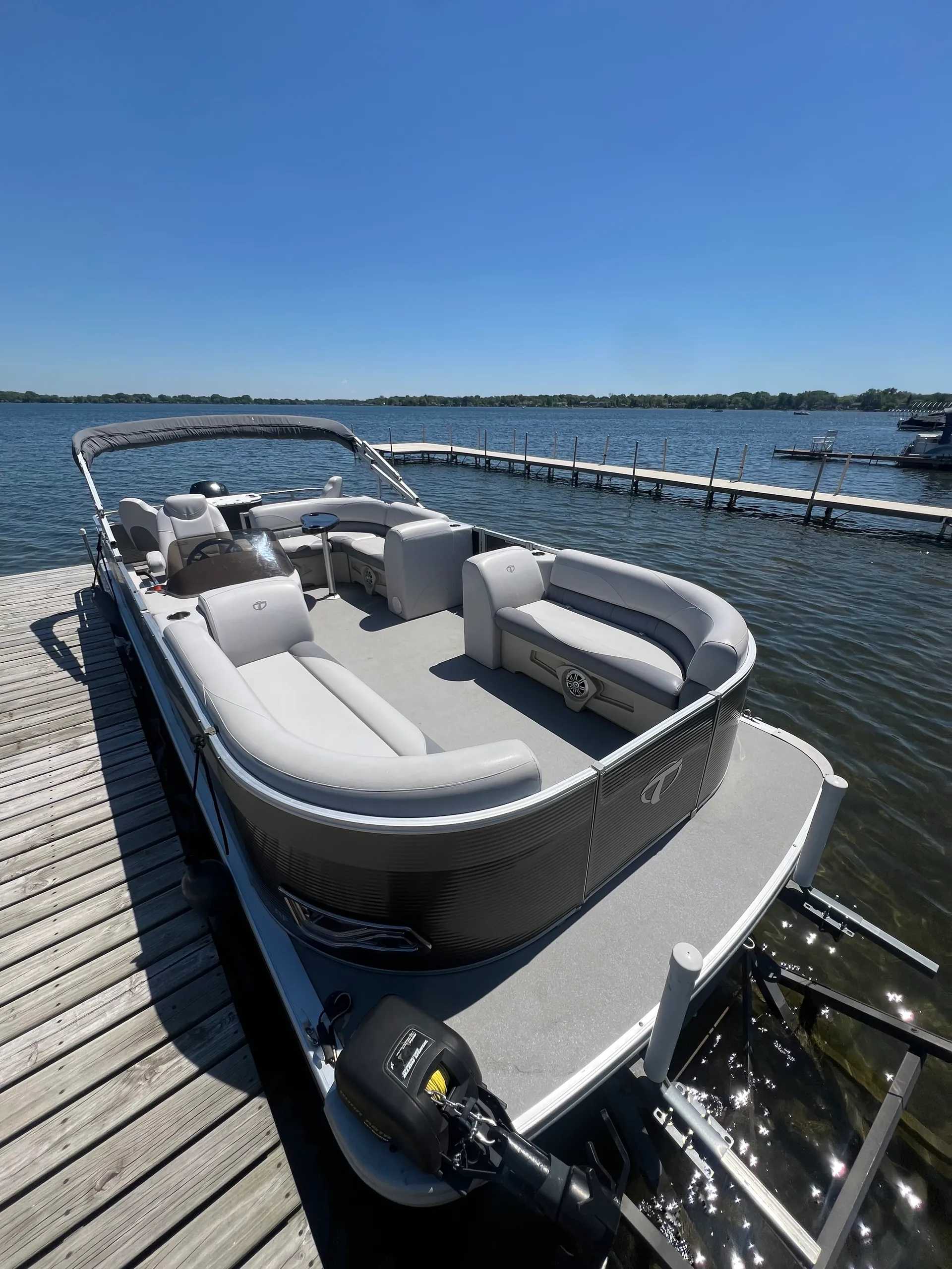 TAHOE PONTOONS LTZ REAR FISH 2485 in Forest Lake, MN — photo 4